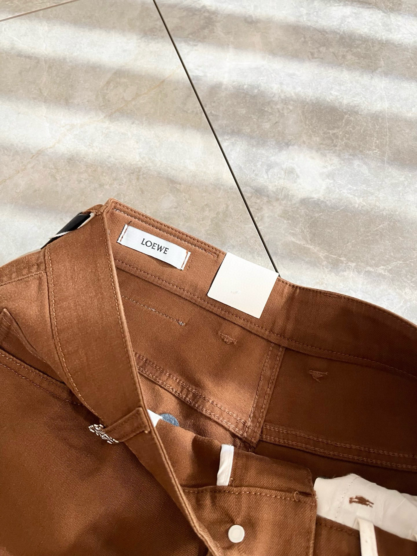 LO*WE/罗*威2025秋冬新品男士时装款高端休闲裤，香港洋行渠道货，日本原厂出品，纯血统品质，完美延