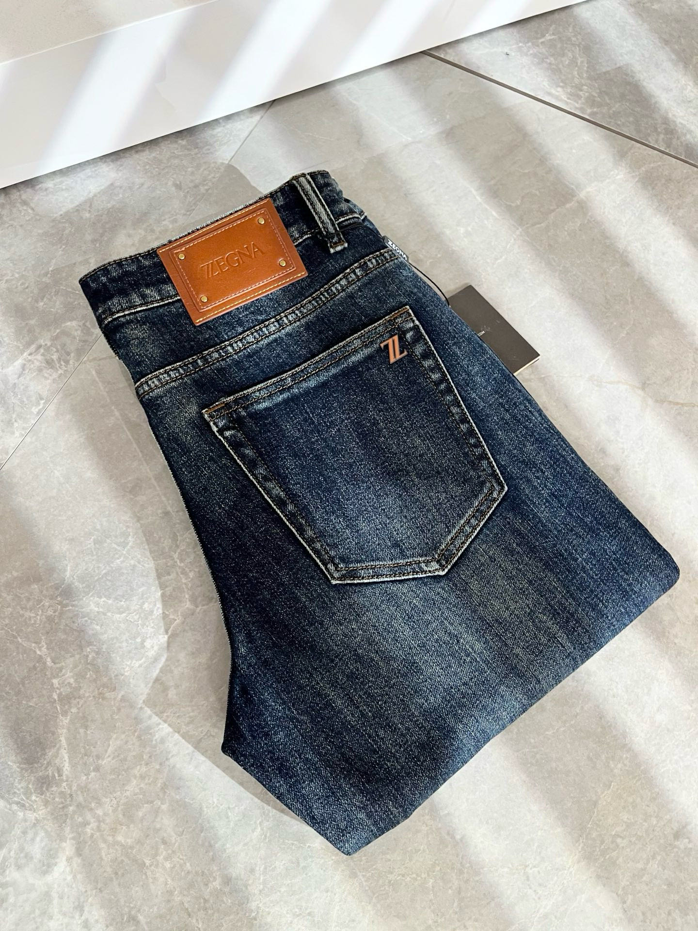Zegna 杰尼亚 2025秋冬新款男士休闲牛仔裤，压轴的渠道货出现了！！柜台同步销售！ 毫不夸张的说，