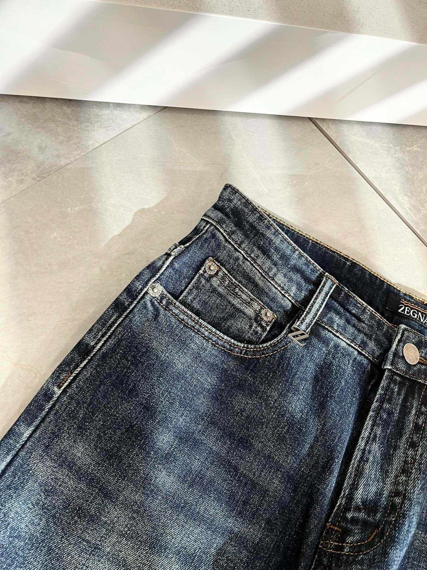 Zegna 杰尼亚 2025秋冬新款男士休闲牛仔裤，压轴的渠道货出现了！！柜台同步销售！ 毫不夸张的说，