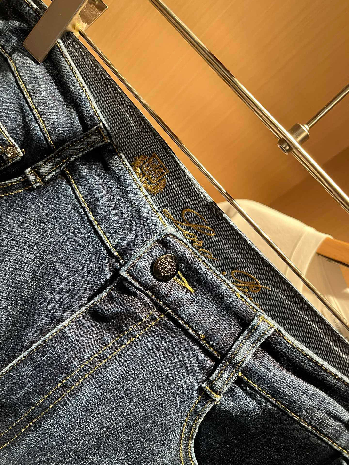 Loro Piana诺悠翩雅 2025秋冬新品男士时装款高端休闲裤，香港洋行渠道货，日本原厂出品，纯血统