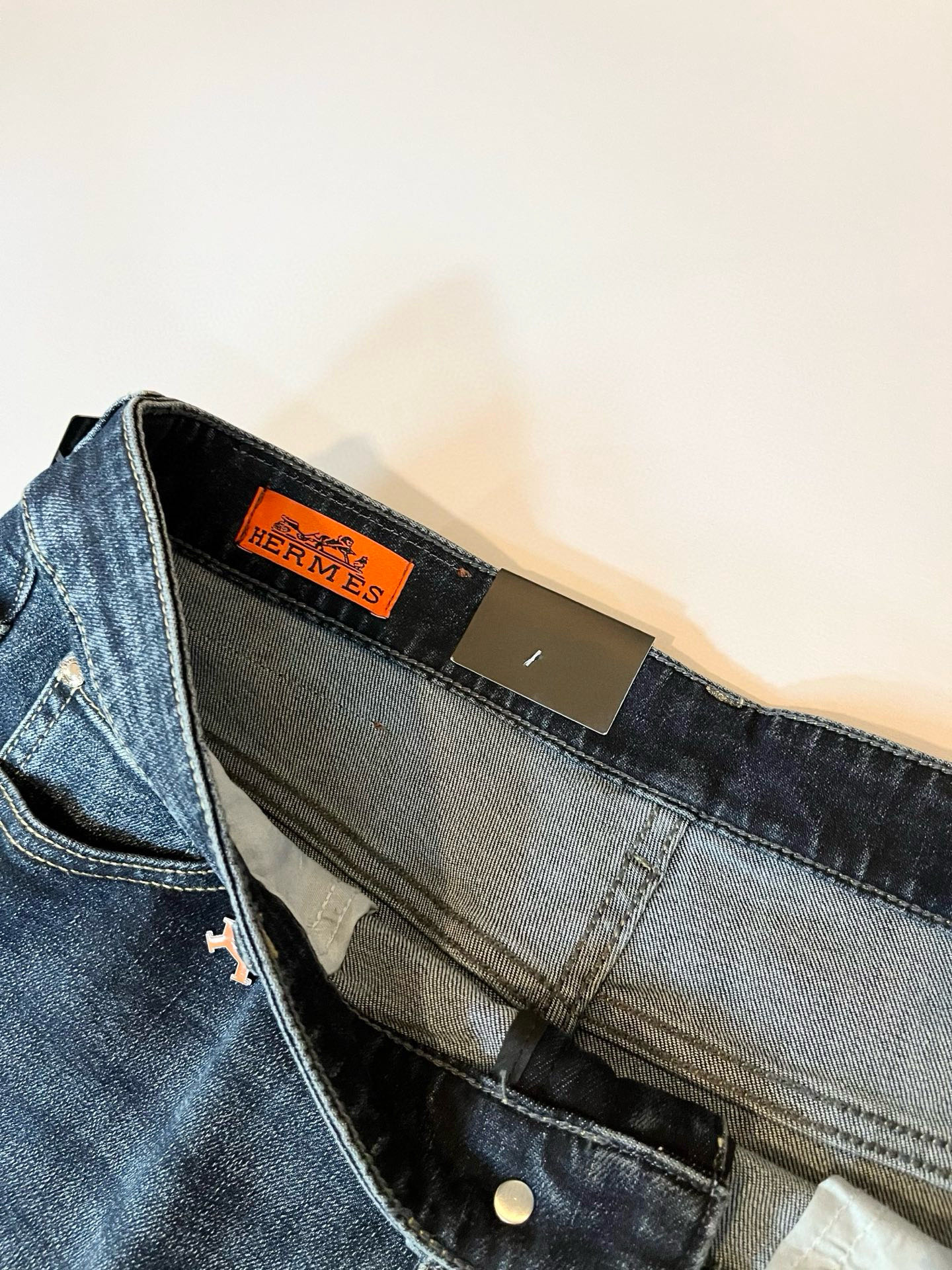 HERM*S 爱*仕 2025秋冬男士高端丹宁水洗小直筒牛仔裤 海外贸易公司渠道订单 ！男士修身直筒牛仔