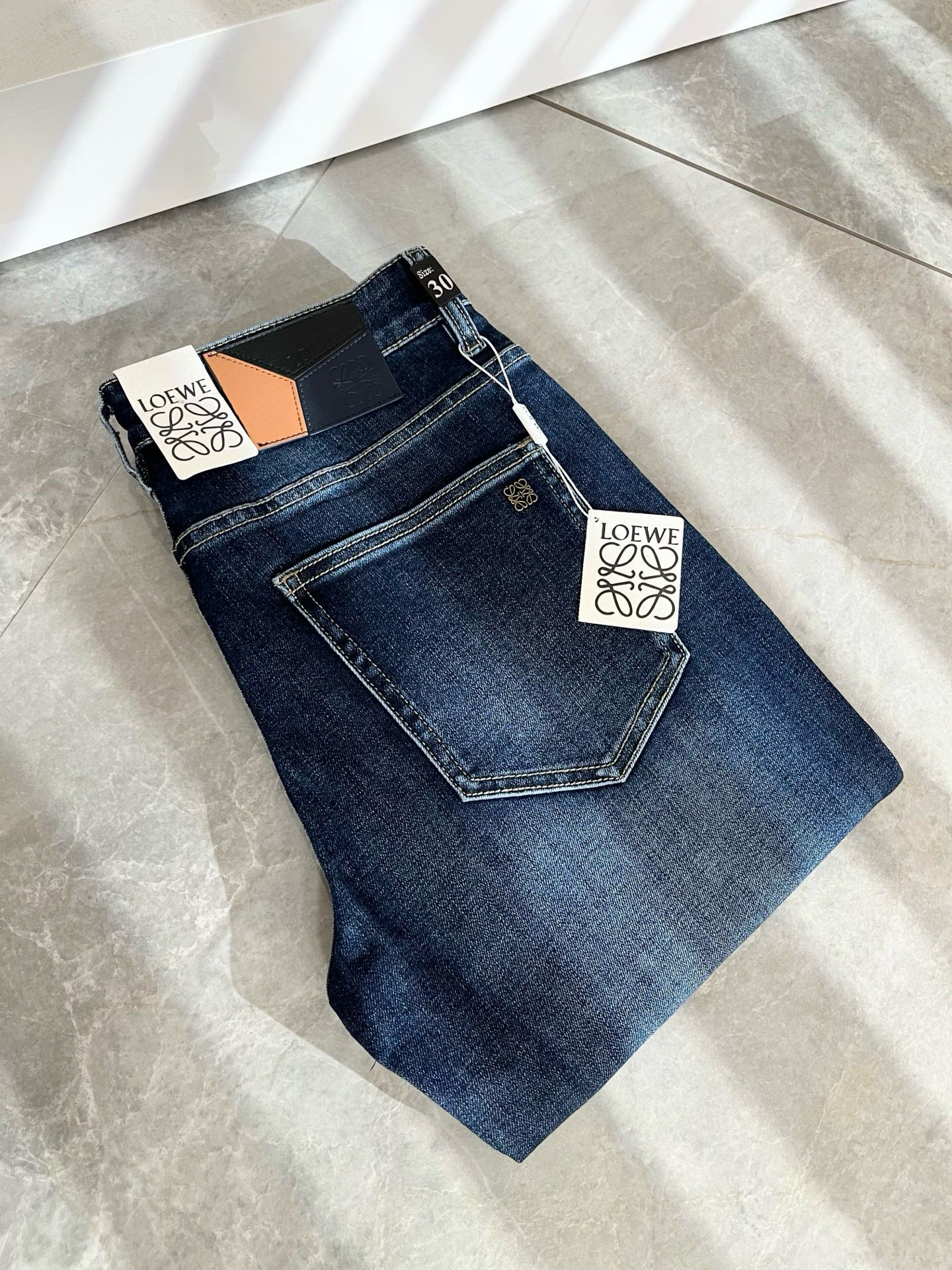 LO*WE/罗*威2025秋冬新品男士时装款高端休闲裤，香港洋行渠道货，日本原厂出品，纯血统品质，完美延