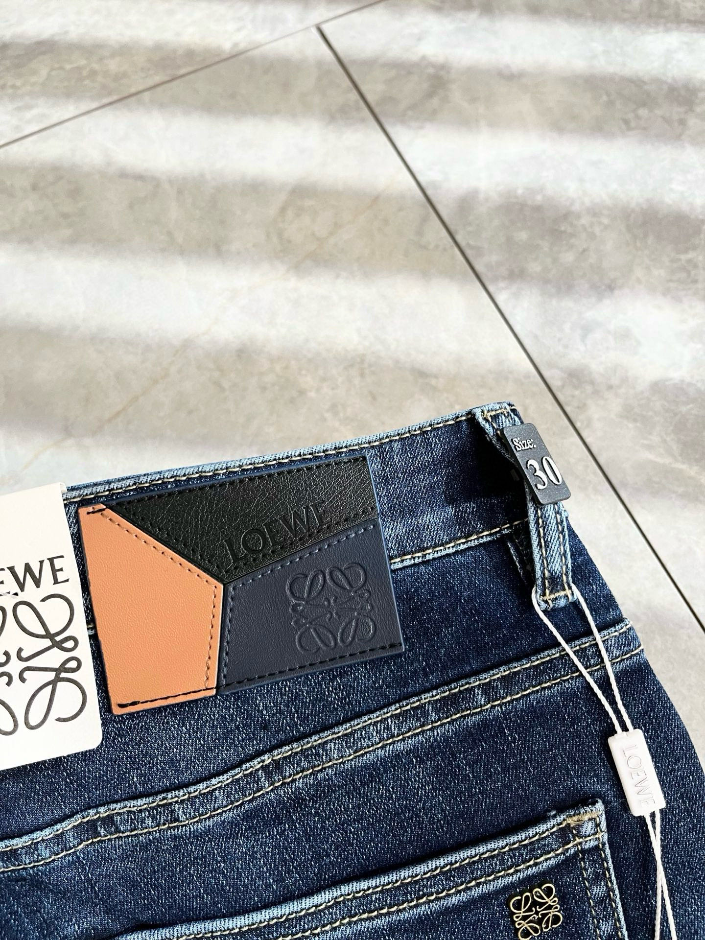 LO*WE/罗*威2025秋冬新品男士时装款高端休闲裤，香港洋行渠道货，日本原厂出品，纯血统品质，完美延