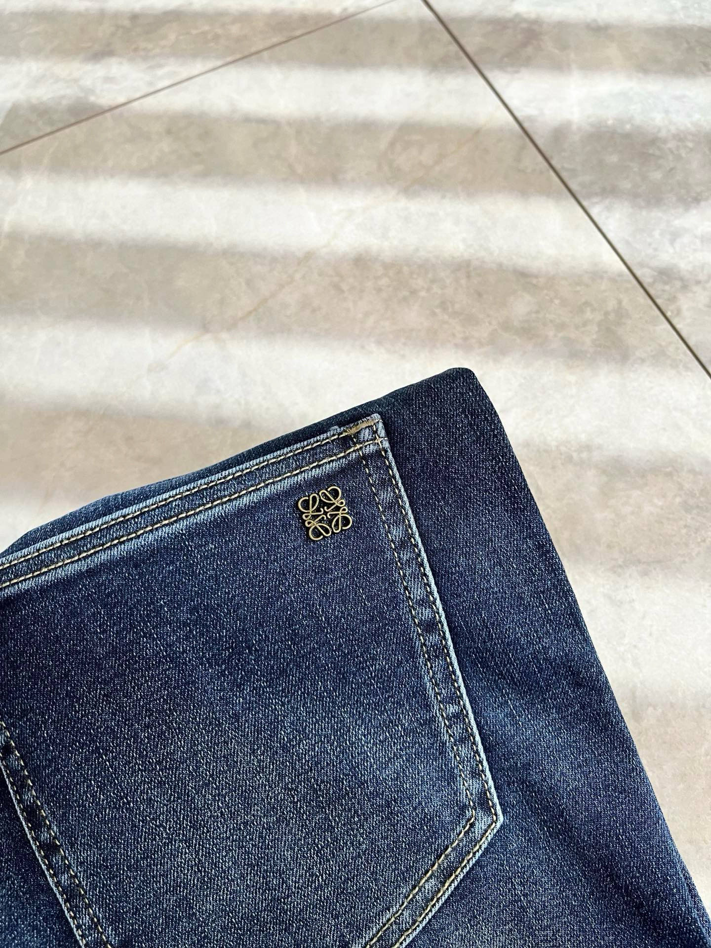 LO*WE/罗*威2025秋冬新品男士时装款高端休闲裤，香港洋行渠道货，日本原厂出品，纯血统品质，完美延