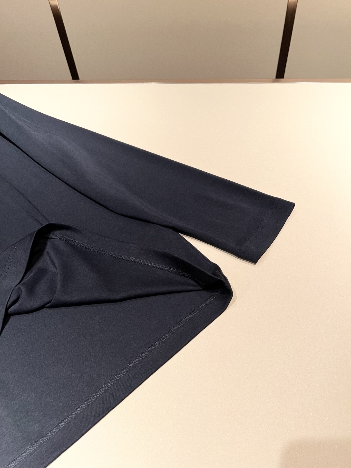 迪桑特DESCENTE，2025秋冬新款长袖Polo衫，自年荣耀至今的专业运动品牌。80余年来，始终坚持