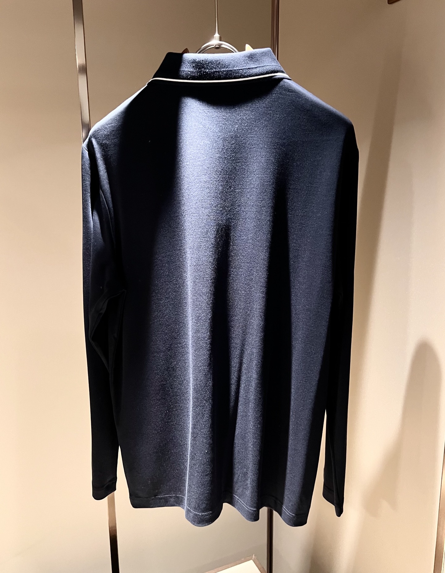 迪桑特DESCENTE，2025秋冬新款长袖Polo衫，自年荣耀至今的专业运动品牌。80余年来，始终坚持