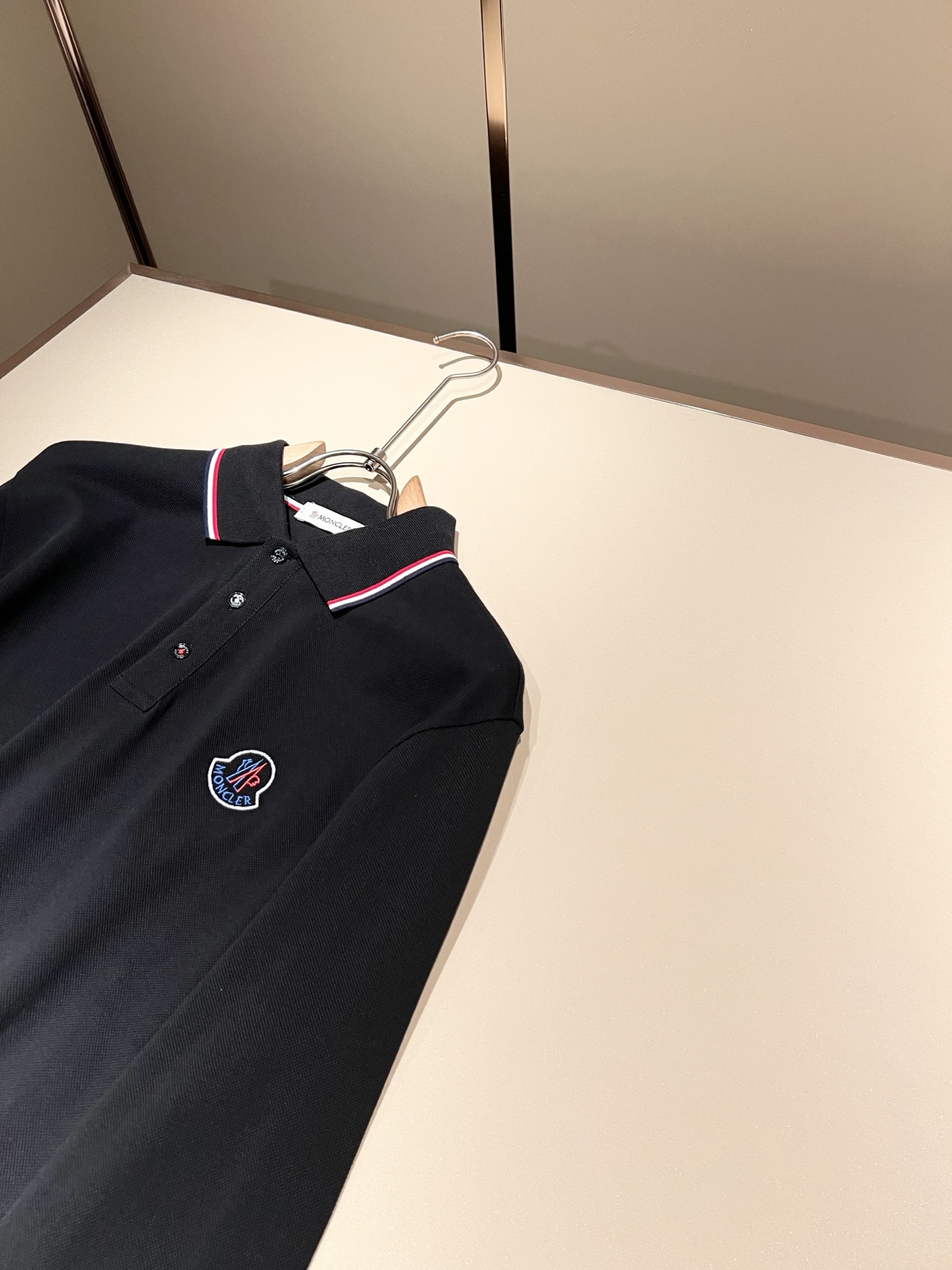 MON蒙**口2025秋冬新款男士原单男士短袖POLO衫，贸易公司货，官网同步发售！此类型的基础单品是每