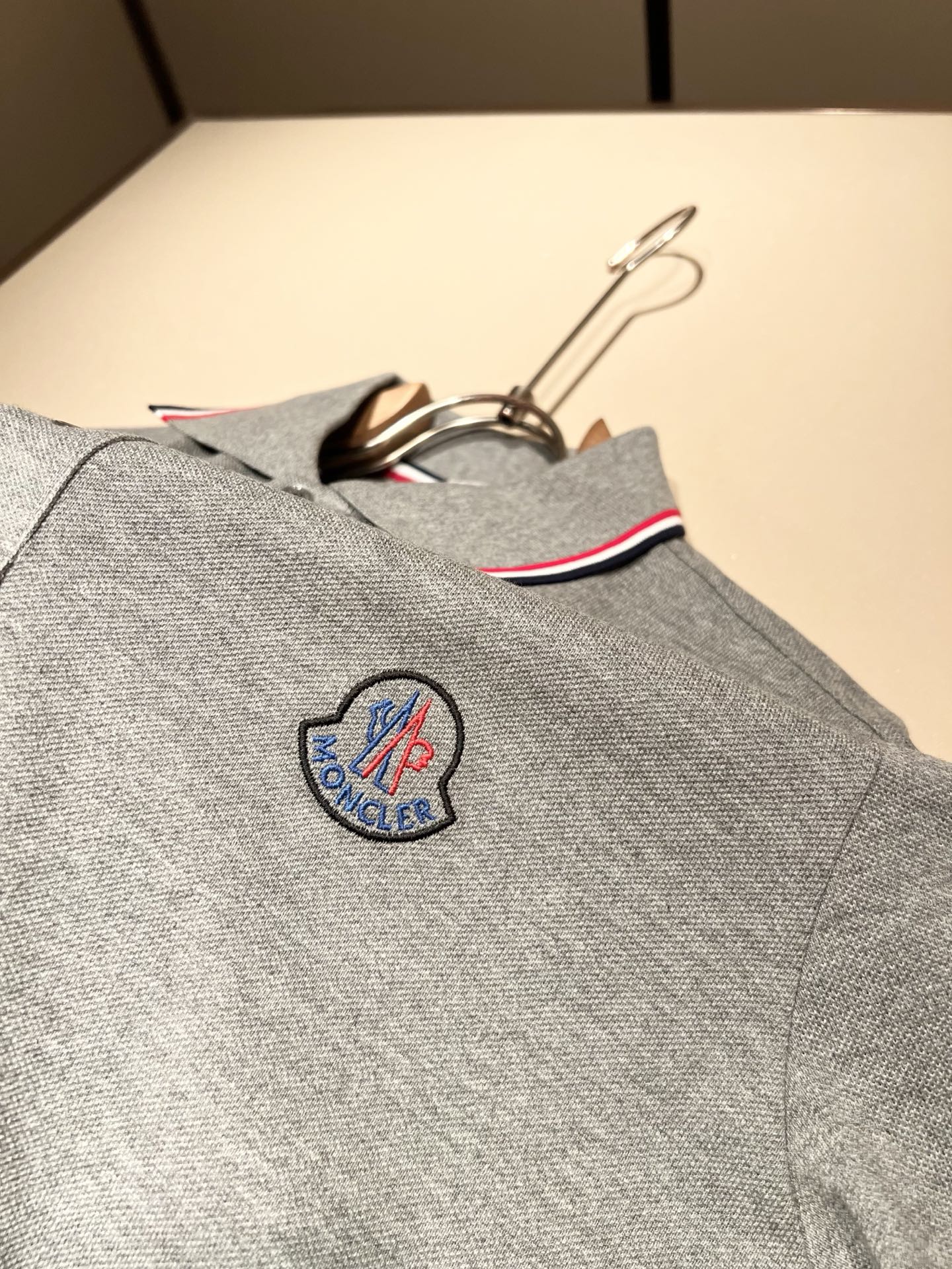 MON蒙**口2025秋冬新款男士原单男士短袖POLO衫，贸易公司货，官网同步发售！此类型的基础单品是每