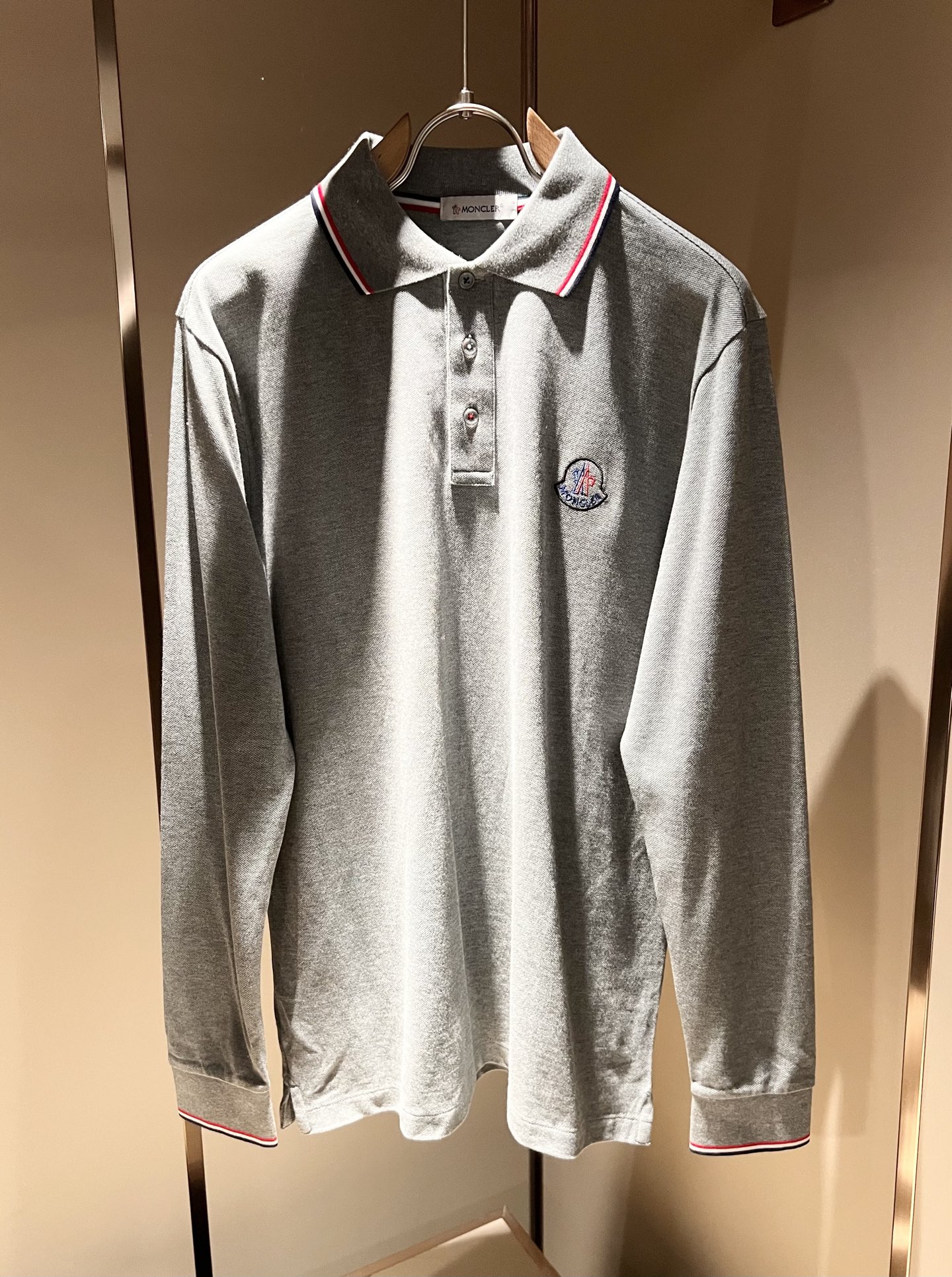 MON蒙**口2025秋冬新款男士原单男士短袖POLO衫，贸易公司货，官网同步发售！此类型的基础单品是每