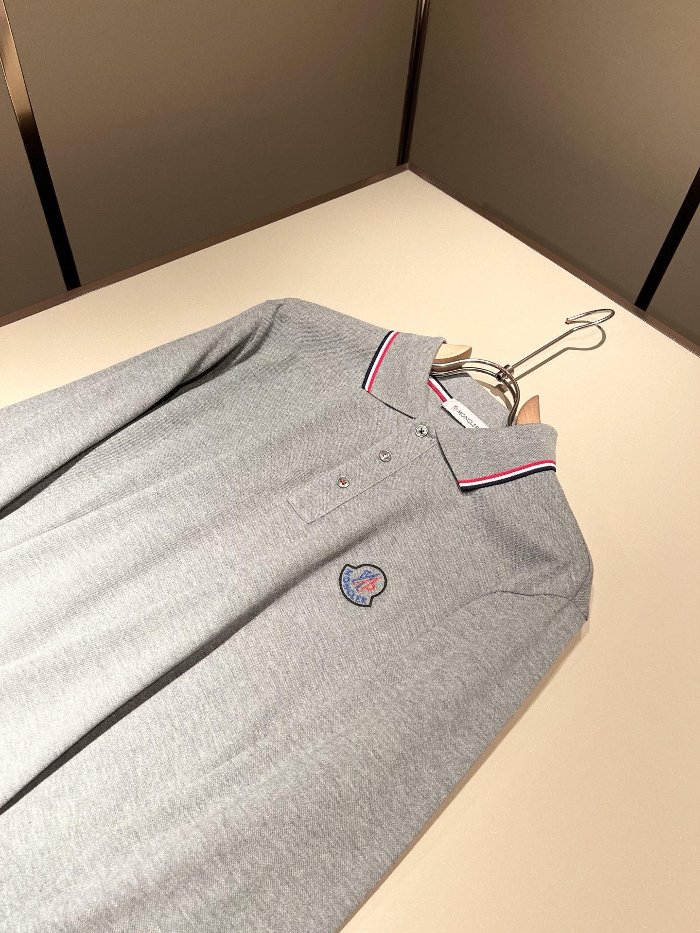 MON蒙**口2025秋冬新款男士原单男士短袖POLO衫，贸易公司货，官网同步发售！此类型的基础单品是每