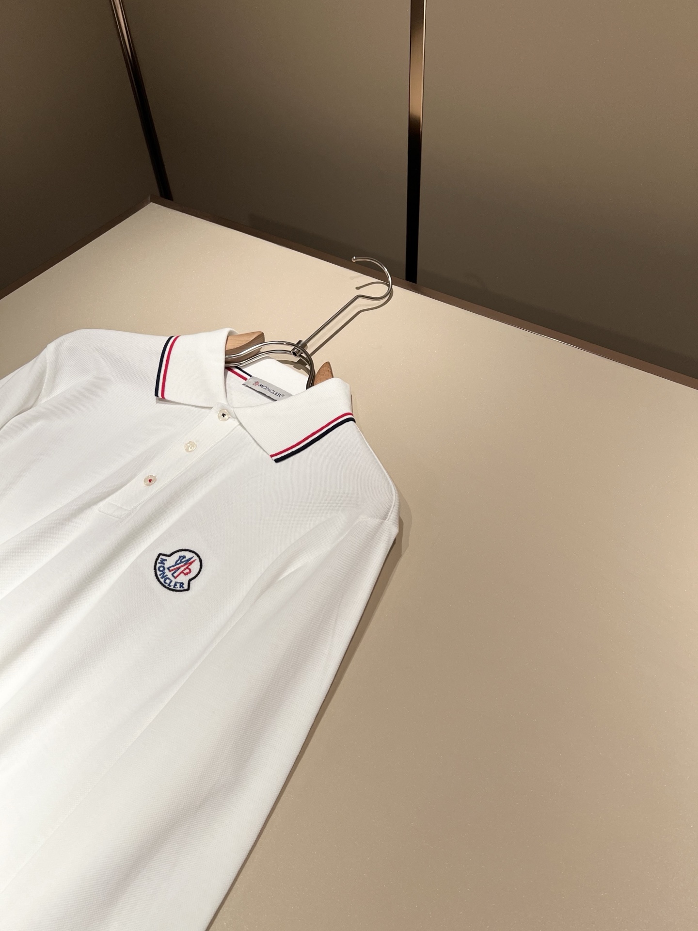 MON蒙**口2025秋冬新款男士原单男士短袖POLO衫，贸易公司货，官网同步发售！此类型的基础单品是每