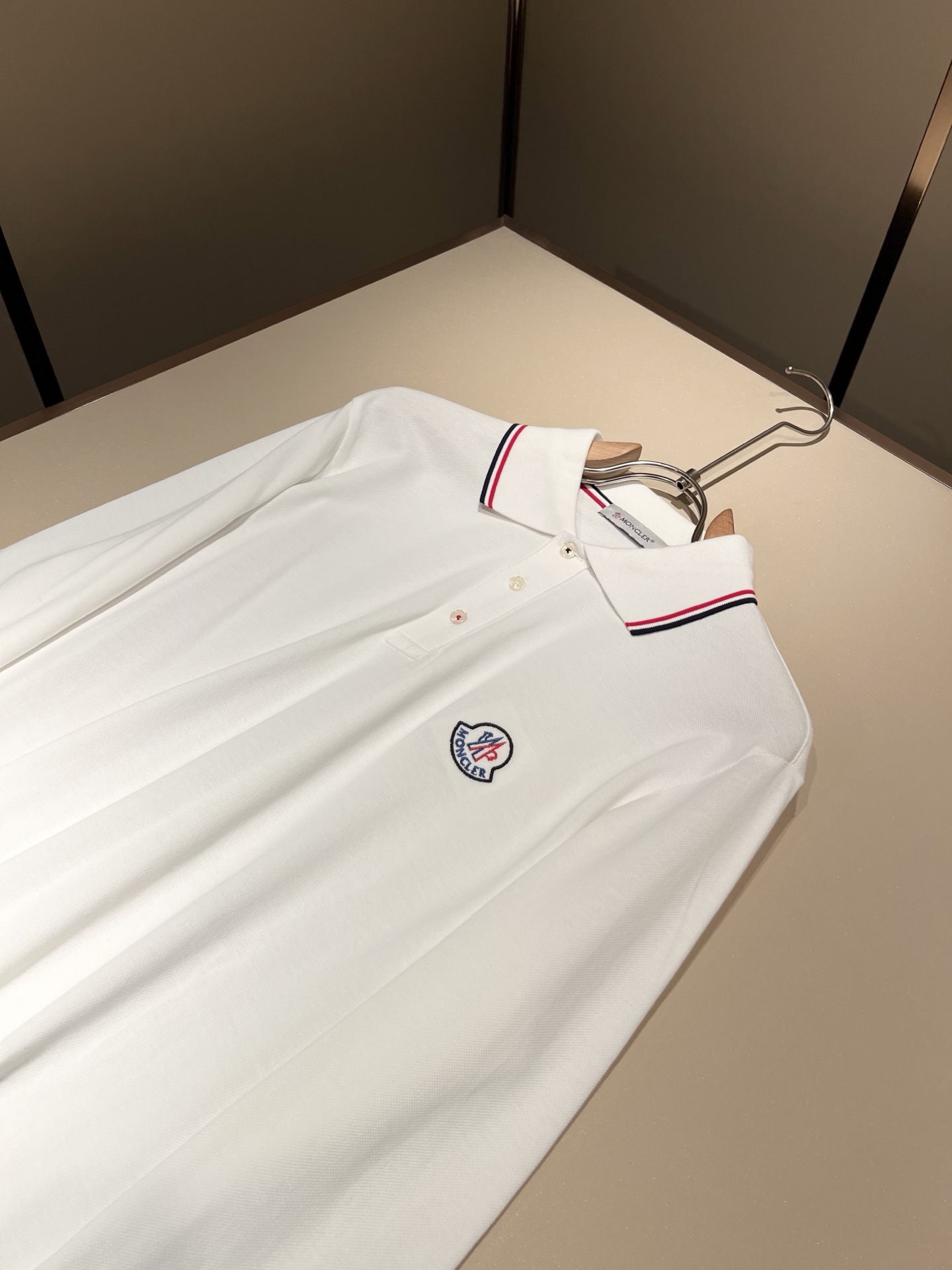 MON蒙**口2025秋冬新款男士原单男士短袖POLO衫，贸易公司货，官网同步发售！此类型的基础单品是每