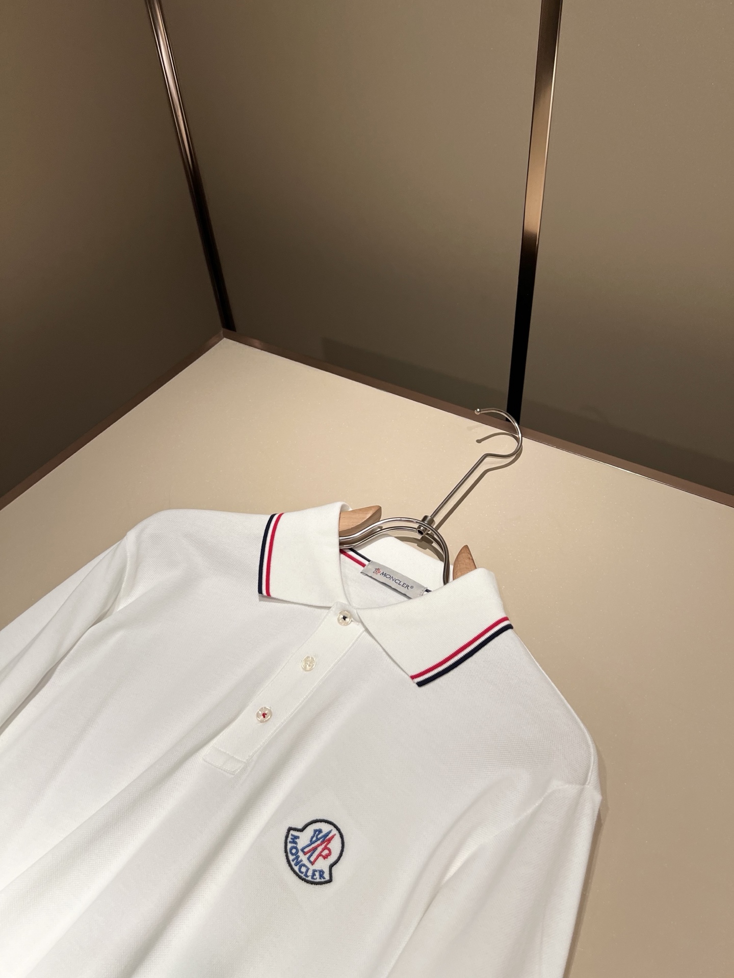 MON蒙**口2025秋冬新款男士原单男士短袖POLO衫，贸易公司货，官网同步发售！此类型的基础单品是每