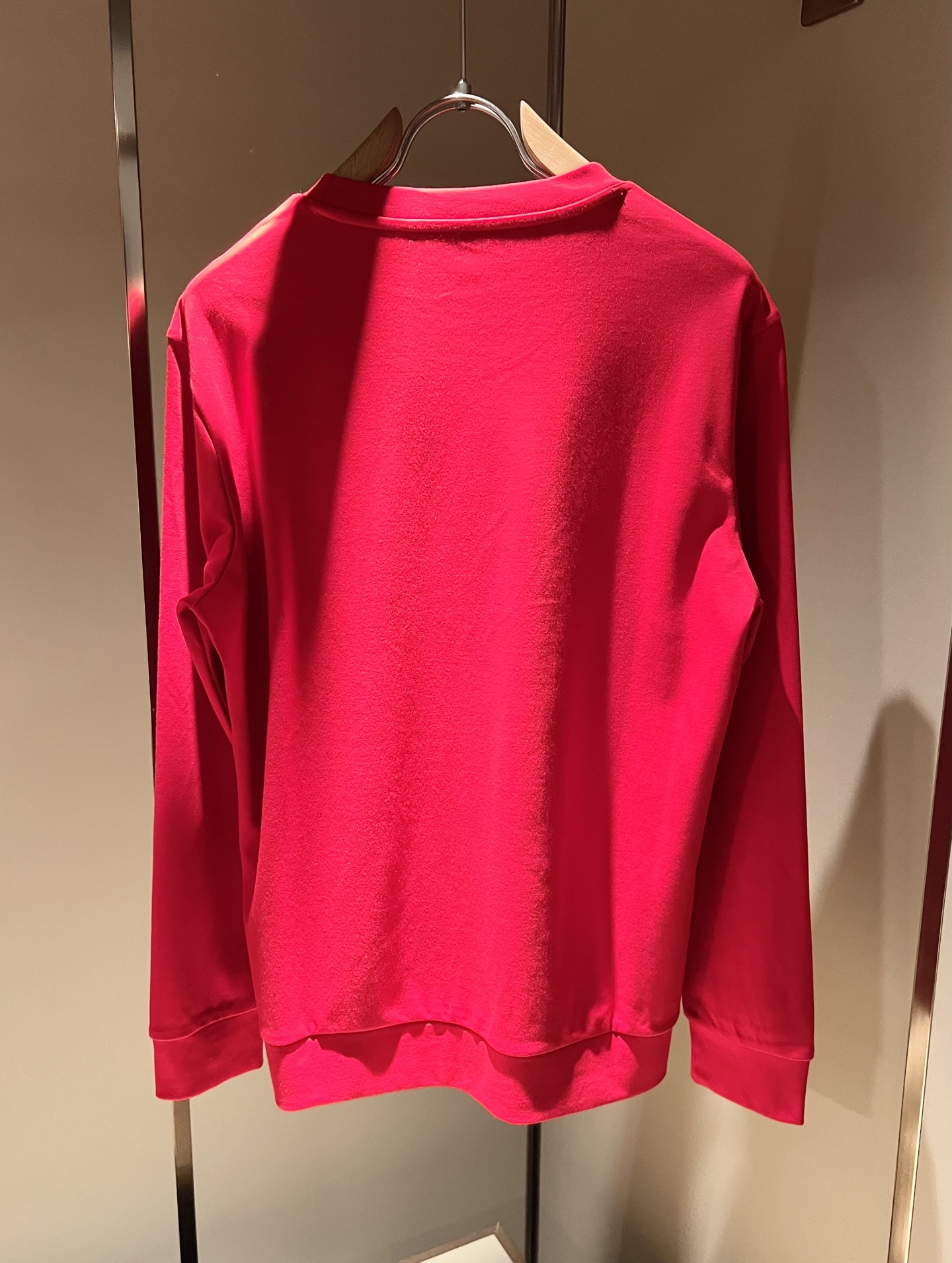 保罗POLOSPORT 2025秋冬新款男士长袖打底衫，简约纯色时尚款不乏有许多设计大咖们都对于纯色都有