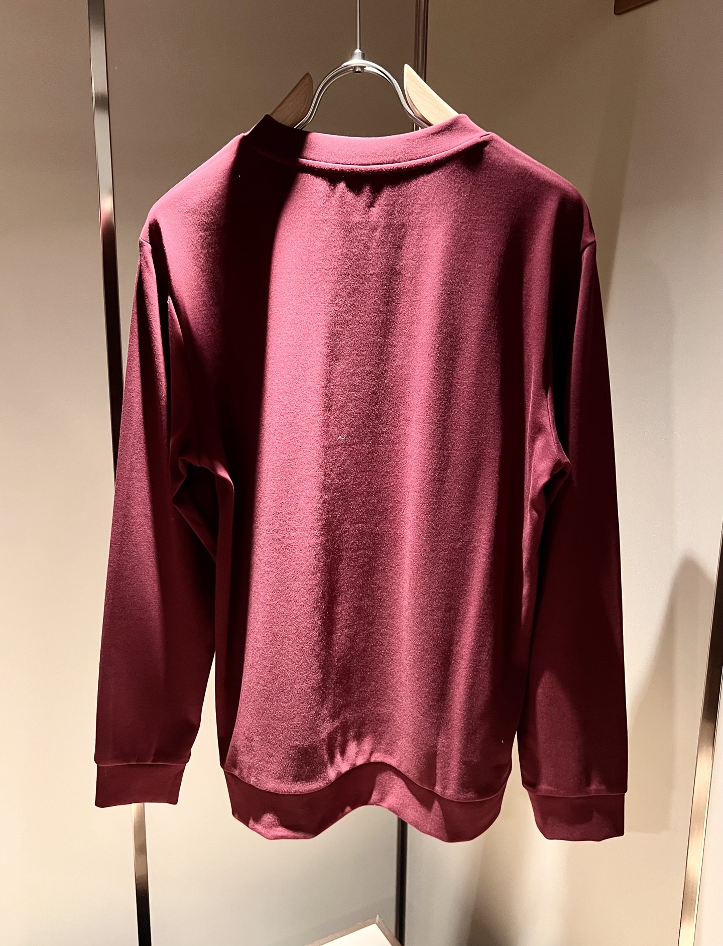 保罗POLOSPORT 2025秋冬新款男士长袖打底衫，简约纯色时尚款不乏有许多设计大咖们都对于纯色都有