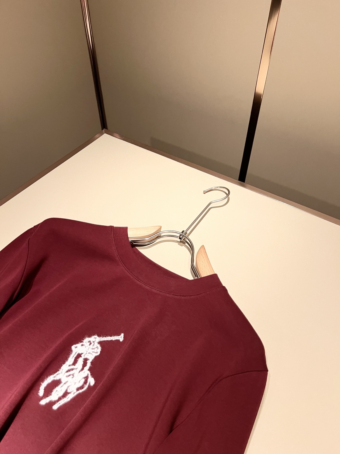 保罗POLOSPORT 2025秋冬新款男士长袖打底衫，简约纯色时尚款不乏有许多设计大咖们都对于纯色都有