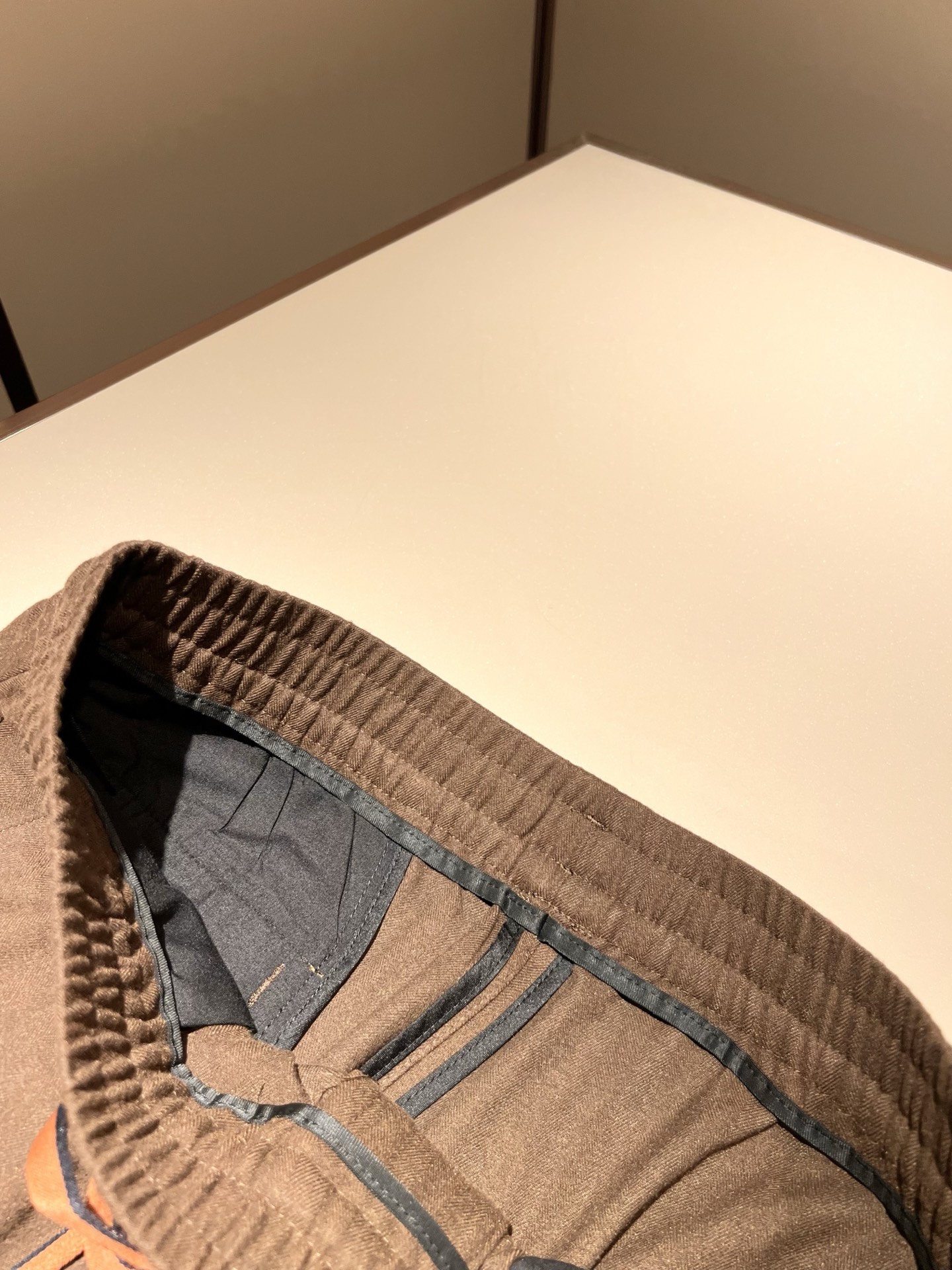 Loro Piana诺悠翩雅 2025秋冬新品男士休闲裤，最新的贸易订单全品相！！网红款！上身舒适透气，