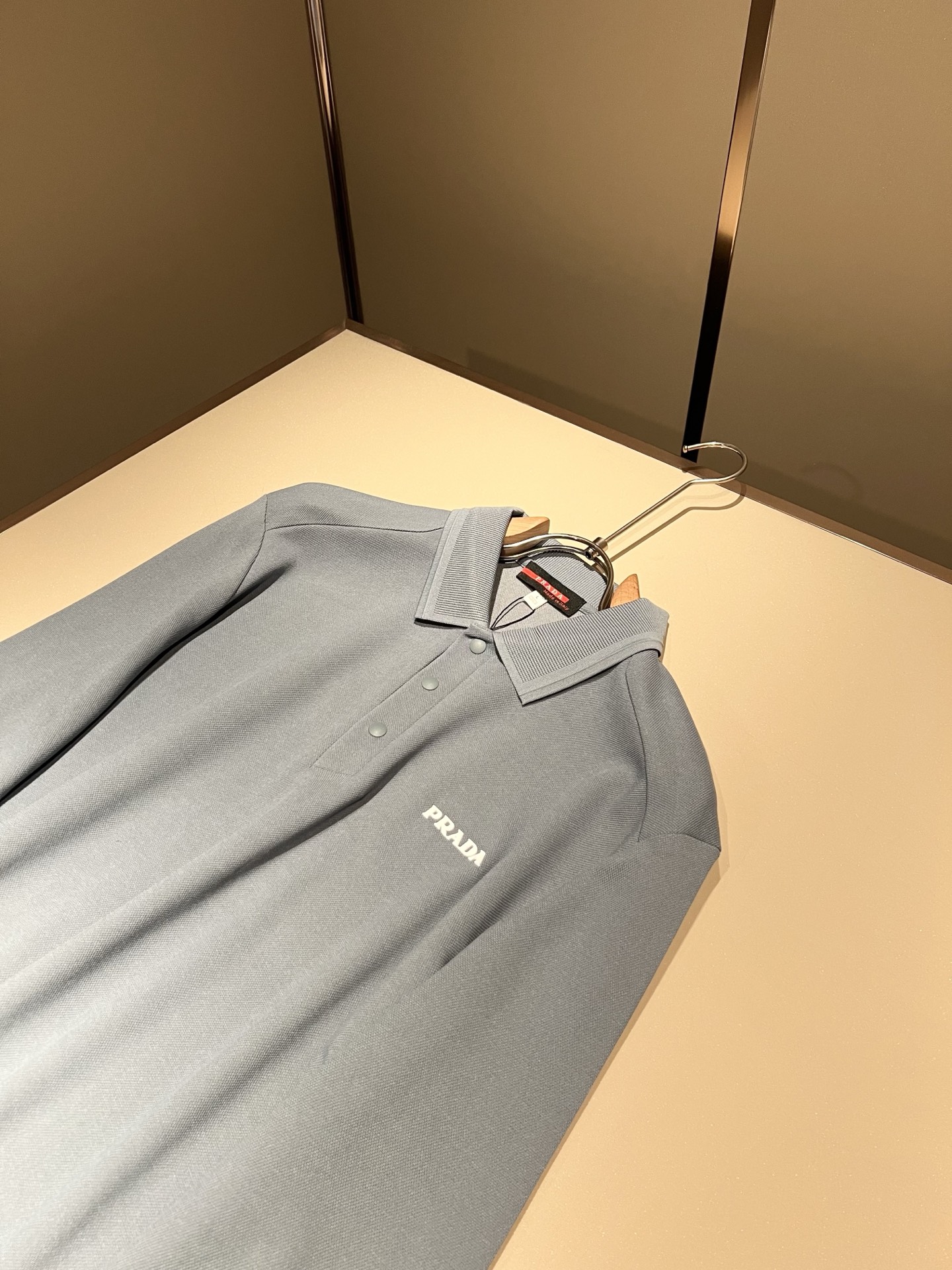 Prad*普*达 2025秋冬季新款经典元素Polo衫，经典大方的款式，可以穿十年都还是流行的那种，你一