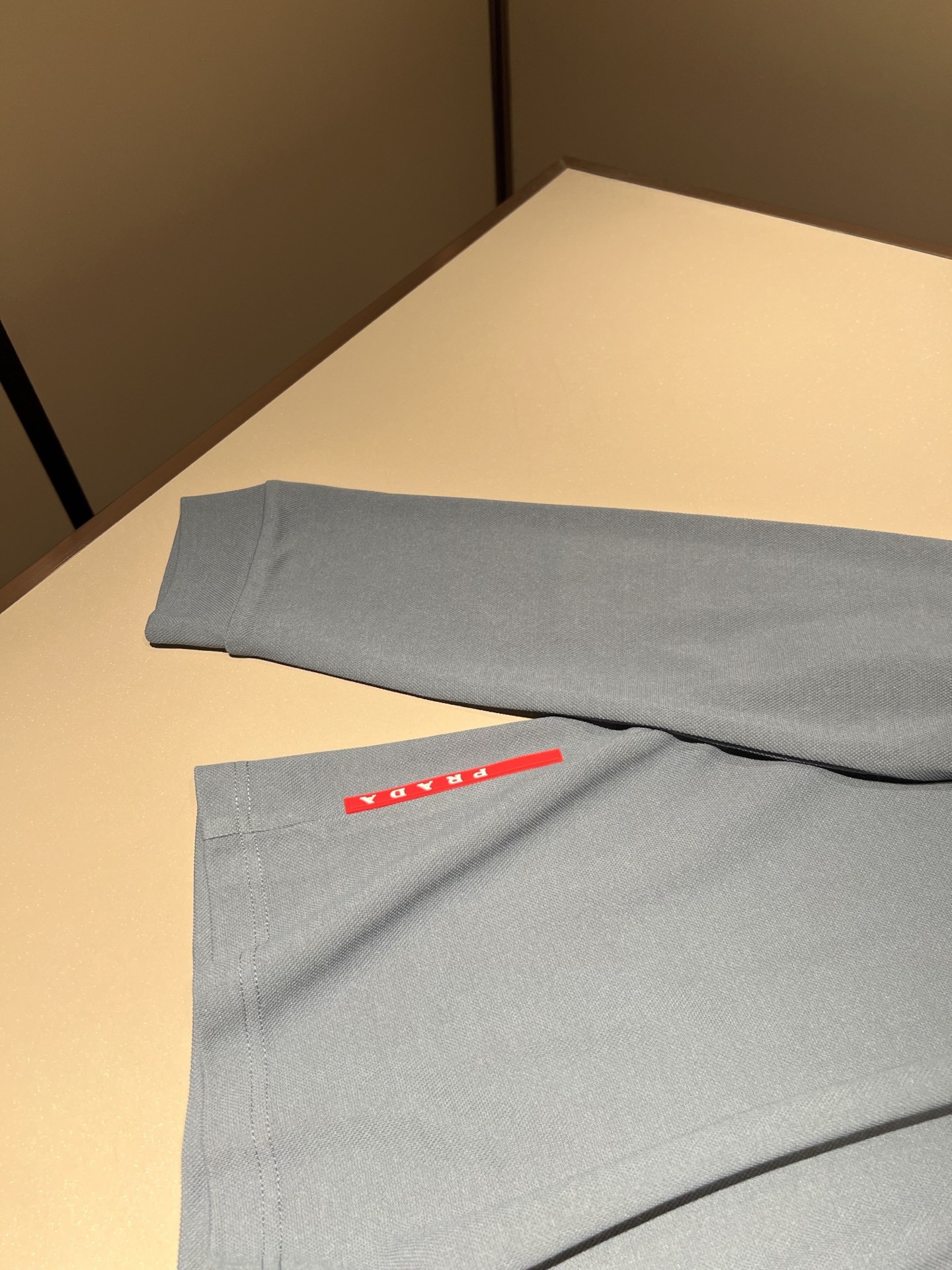 Prad*普*达 2025秋冬季新款经典元素Polo衫，经典大方的款式，可以穿十年都还是流行的那种，你一