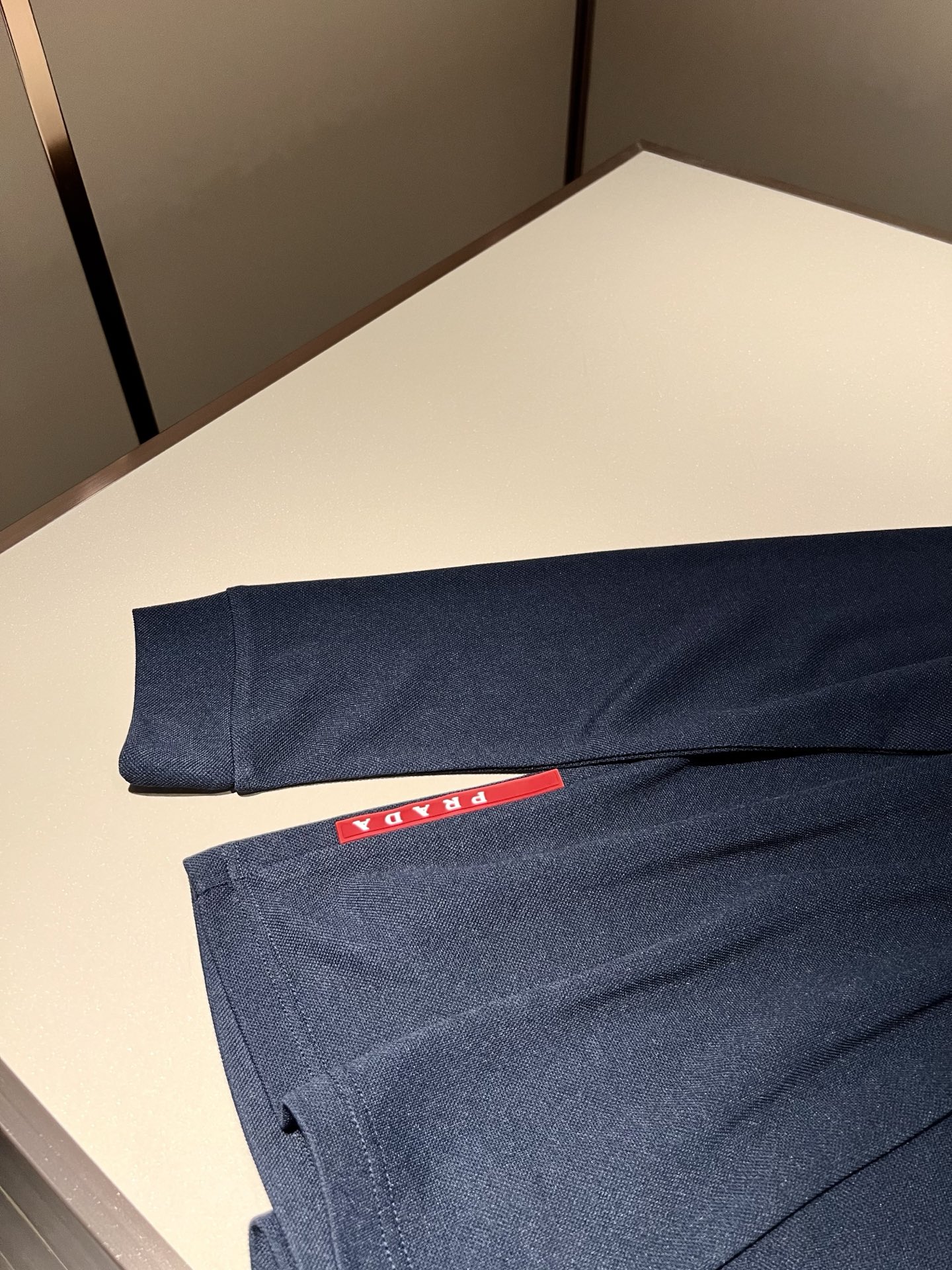 Prad*普*达 2025秋冬季新款经典元素Polo衫，经典大方的款式，可以穿十年都还是流行的那种，你一