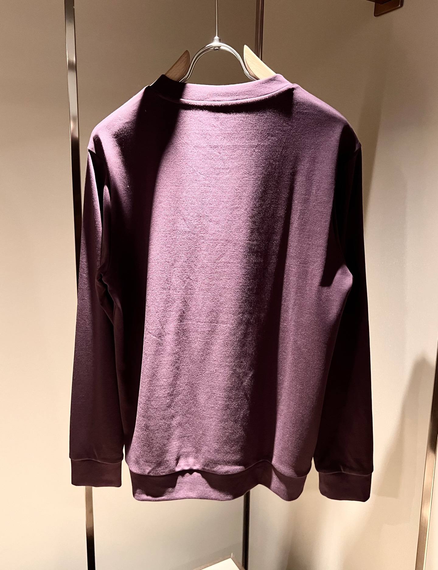 Bur*erry 巴*莉 2025秋冬新款男士长袖打底，品牌最新设计元素！既不单调也不复杂,恰到好处的展