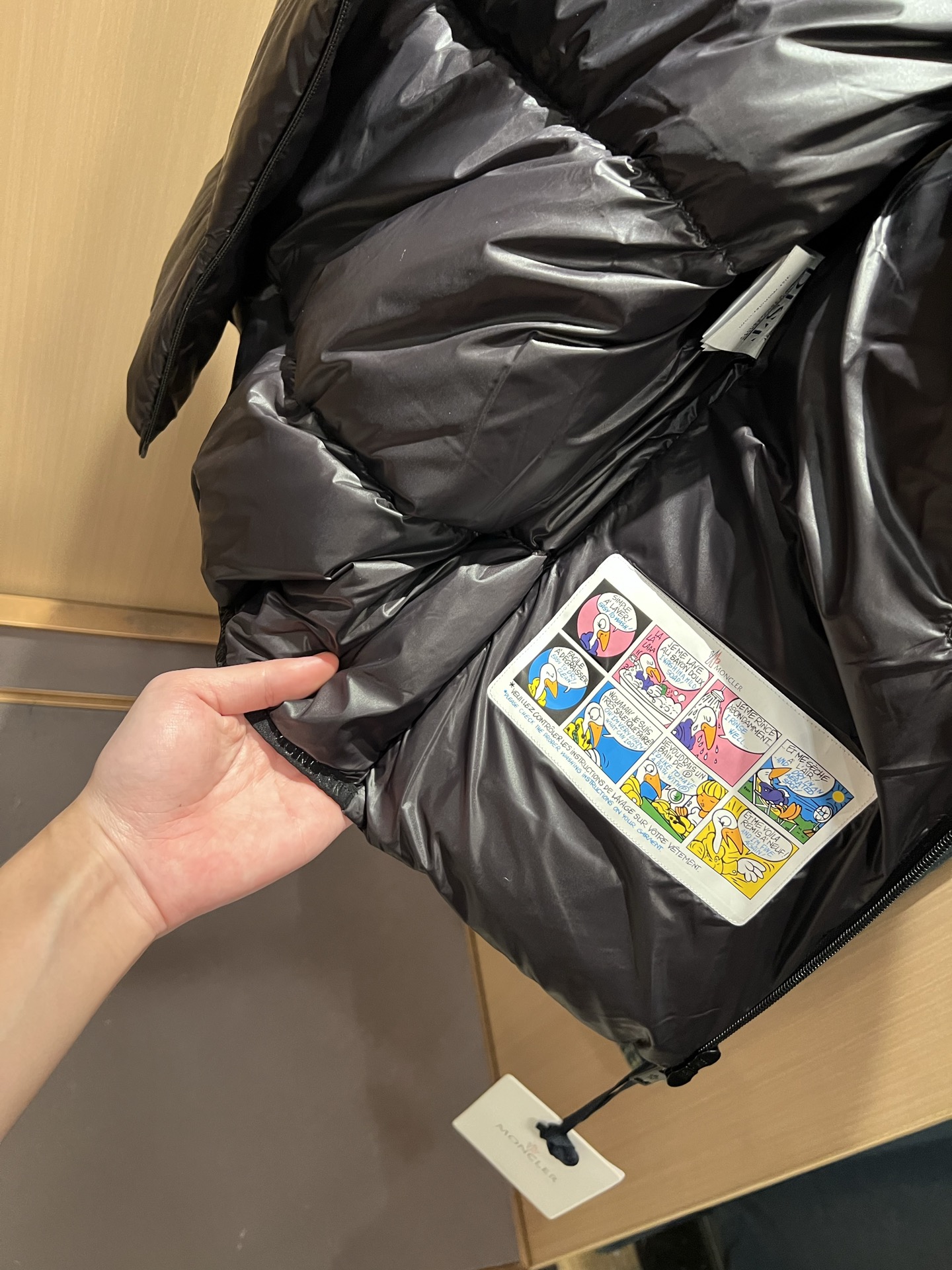 Mon*ler蒙口 2025秋冬新款男女同款👫羽绒马甲夹克 ！年度的压轴款登场...匠心技艺于一身的经典