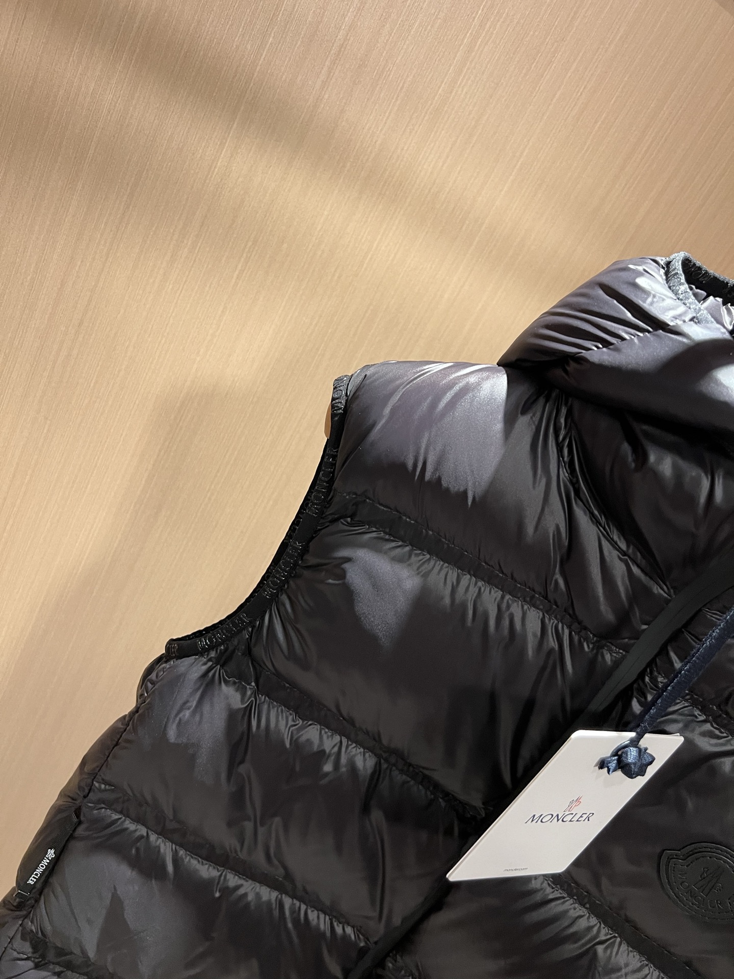 Mon*ler蒙口 2025秋冬新款男女同款👫羽绒马甲夹克 ！年度的压轴款登场...匠心技艺于一身的经典