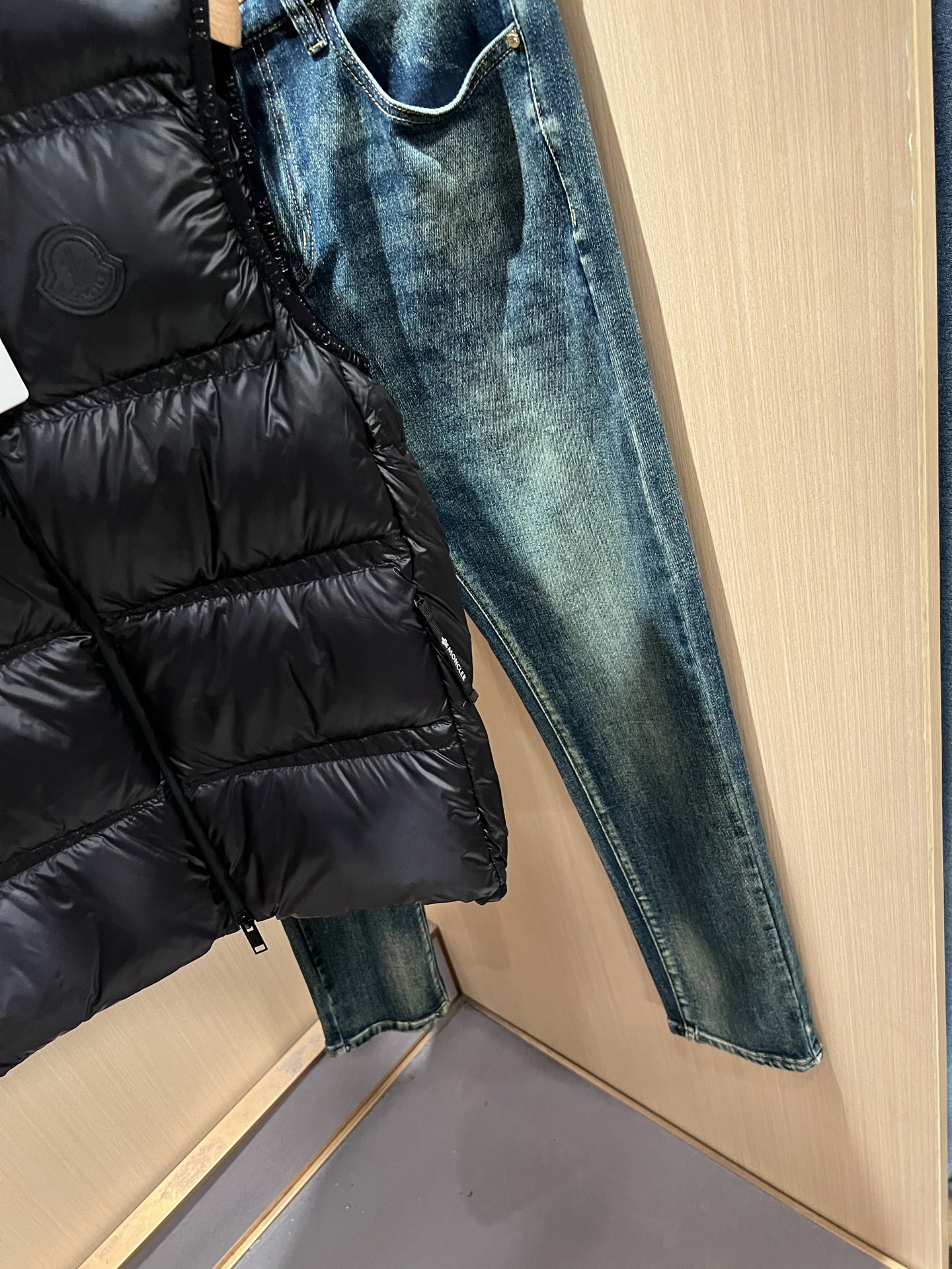 Mon*ler蒙口 2025秋冬新款男女同款👫羽绒马甲夹克 ！年度的压轴款登场...匠心技艺于一身的经典