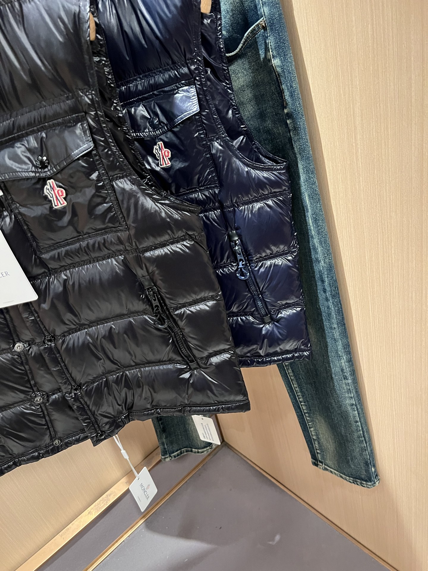 Mon*ler蒙口 2025秋冬新款男女同款👫羽绒马甲夹克 ！年度的压轴款登场...匠心技艺于一身的经典