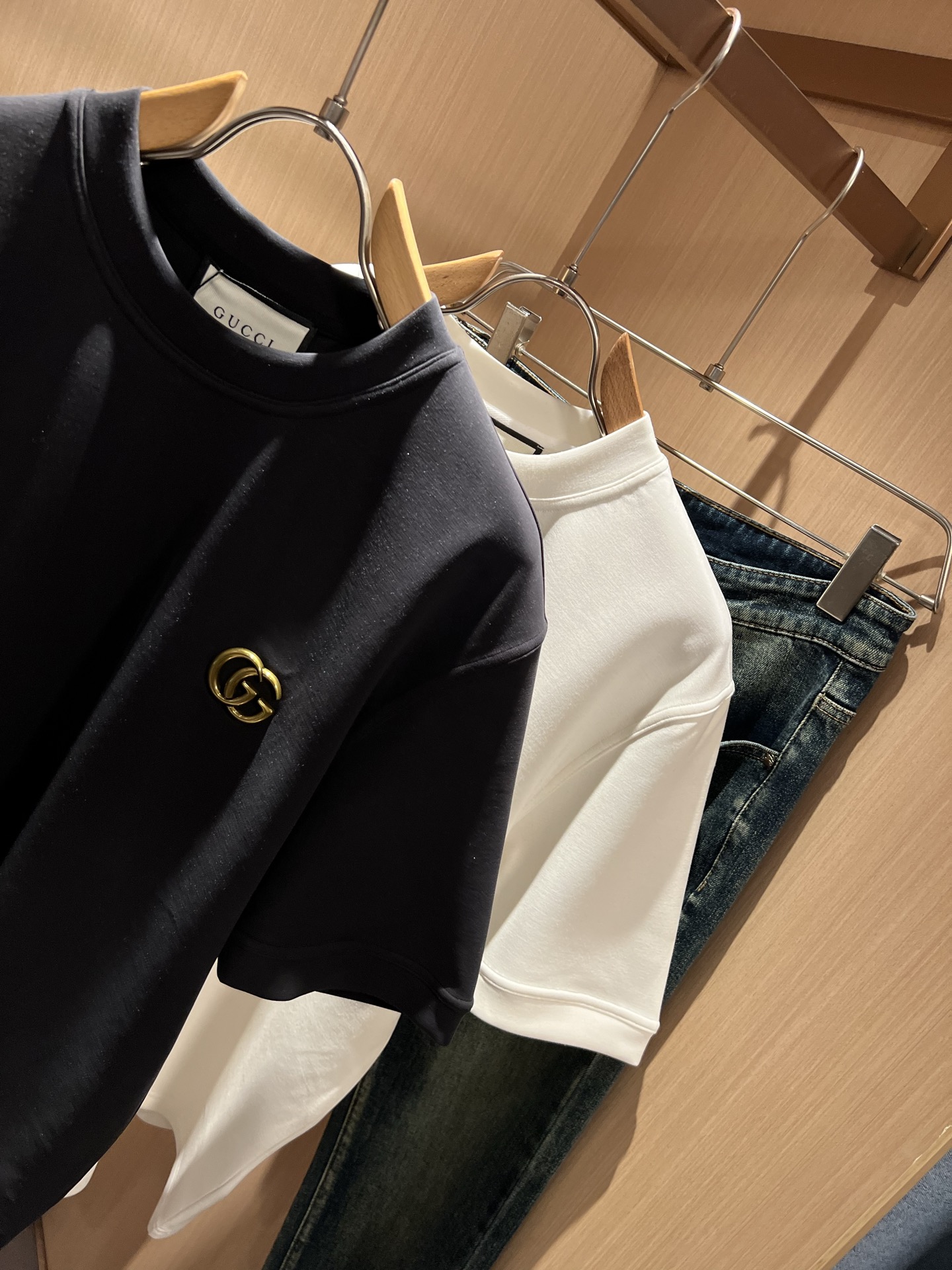 Gucc*古家 2025秋冬系列基础圆领短袖打底，男女同情侣款👫休闲宽松棉质圆领短袖T恤衫！贸易公司渠道