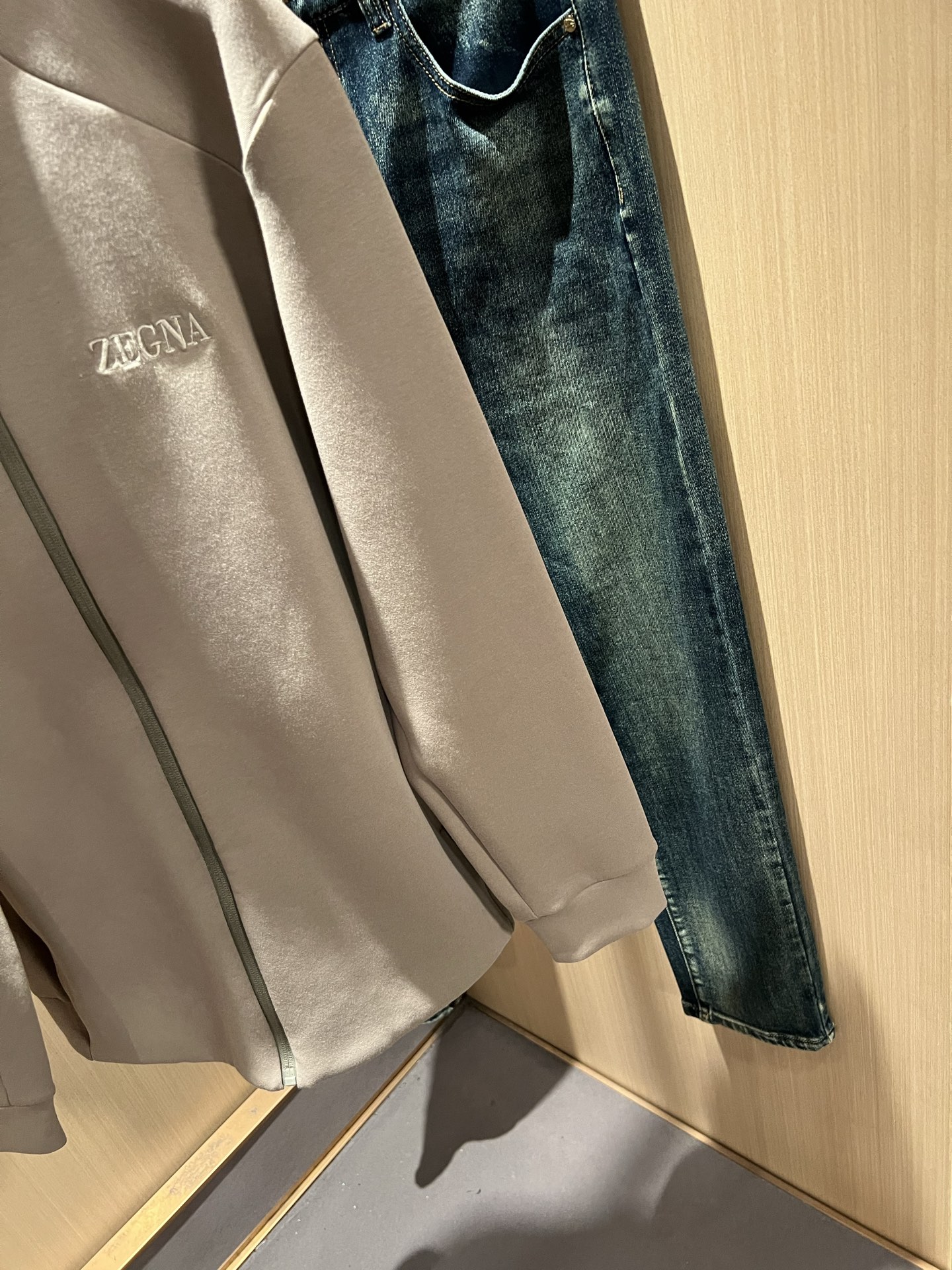 Ermenegildo Zeg*a杰*亚 2025秋冬新款男士休闲卫衣，压轴的渠道货出现了！！柜台同步销