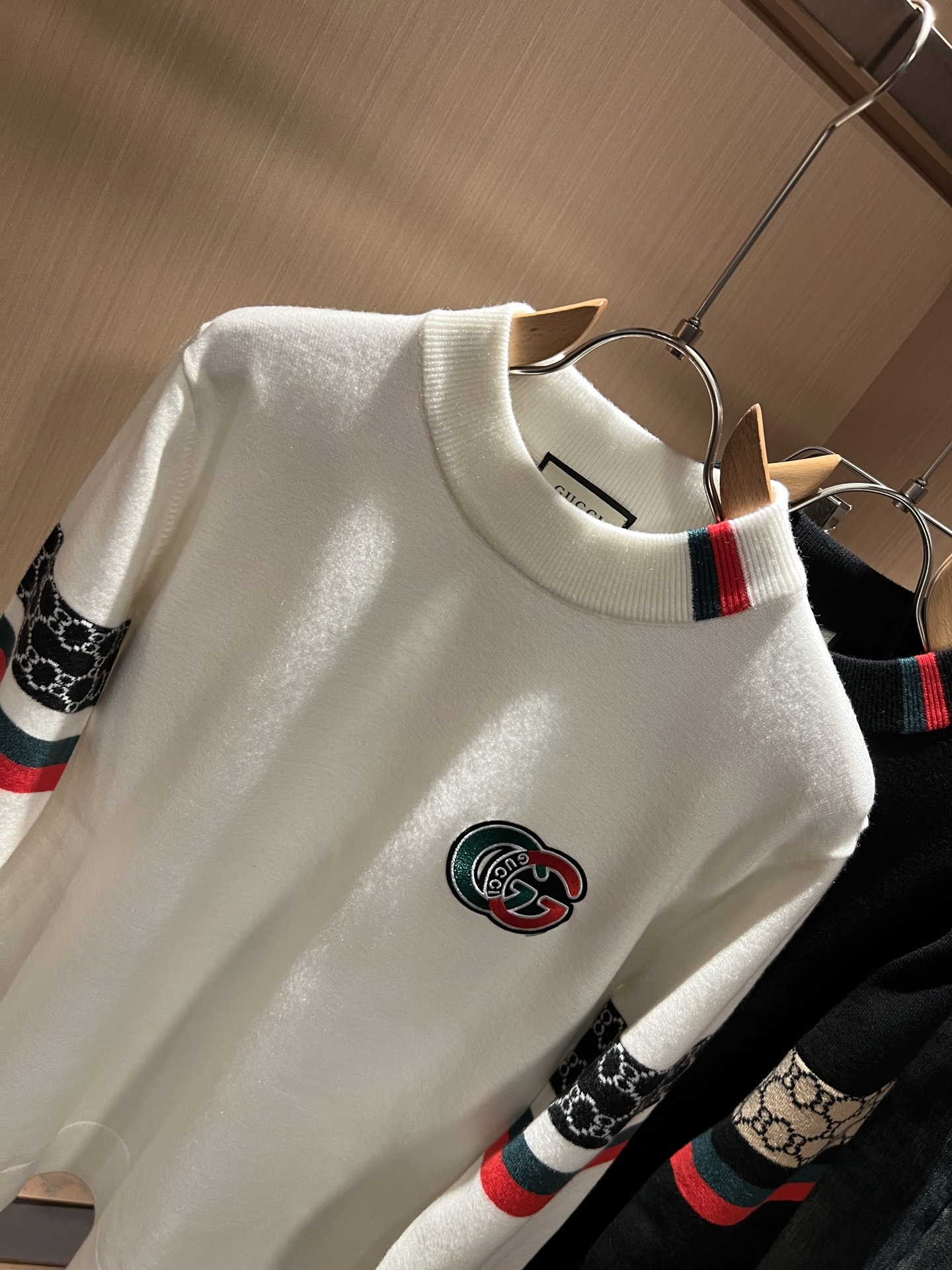 GUC*I 古家 2025秋冬新款男女同款👫 高克重针织羊毛衫，全景钩织GG标识logo图案设计！贸易公