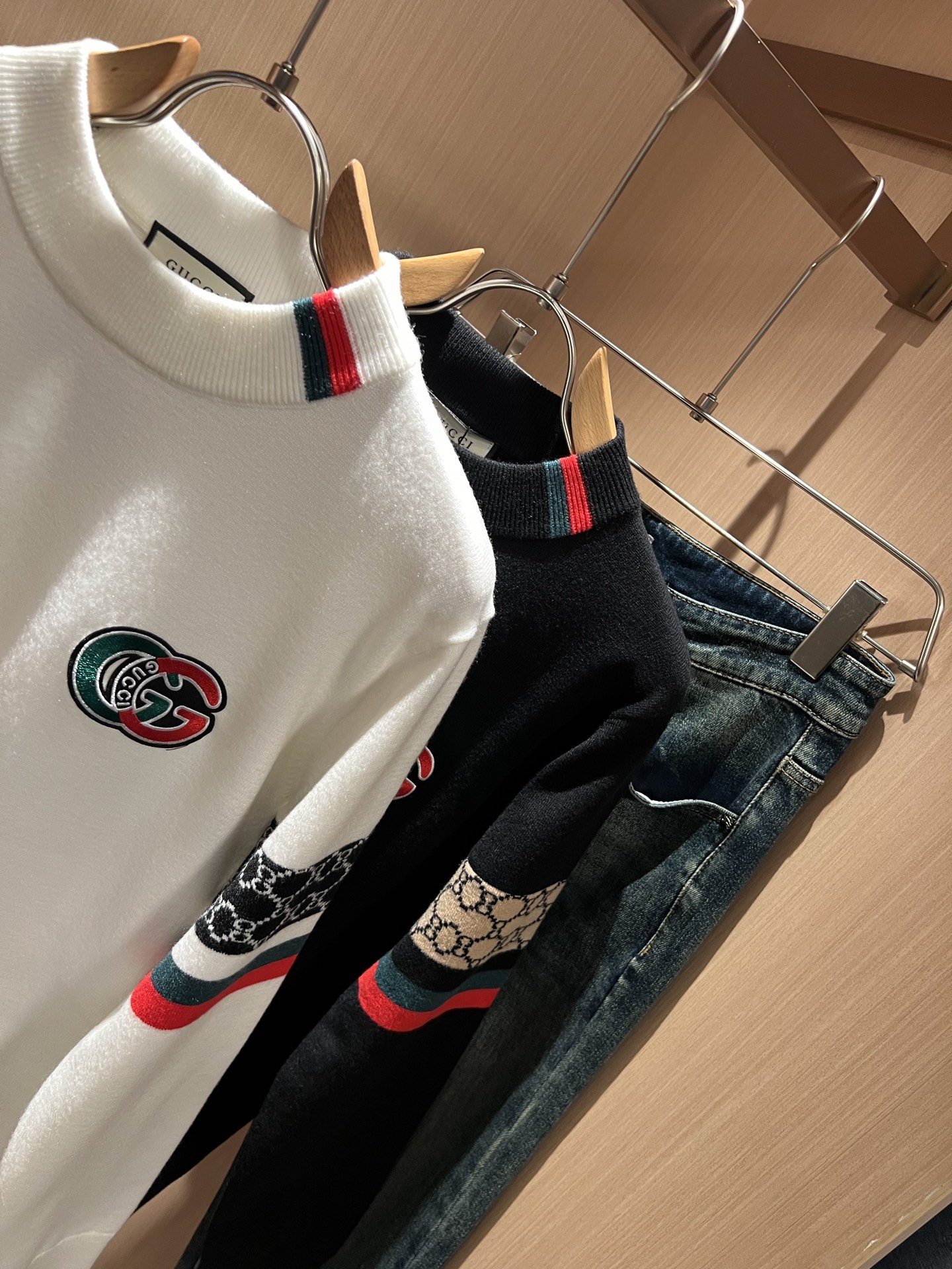 GUC*I 古家 2025秋冬新款男女同款👫 高克重针织羊毛衫，全景钩织GG标识logo图案设计！贸易公