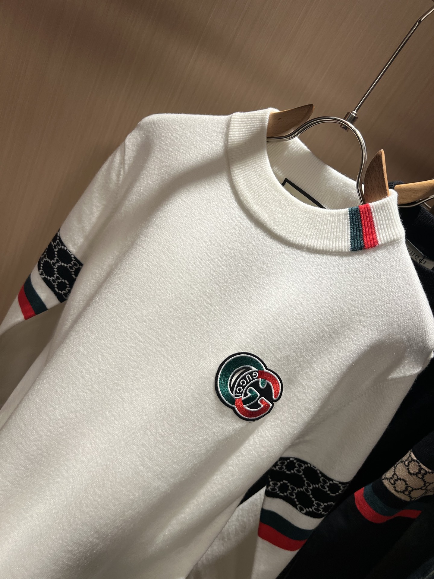 GUC*I 古家 2025秋冬新款男女同款👫 高克重针织羊毛衫，全景钩织GG标识logo图案设计！贸易公