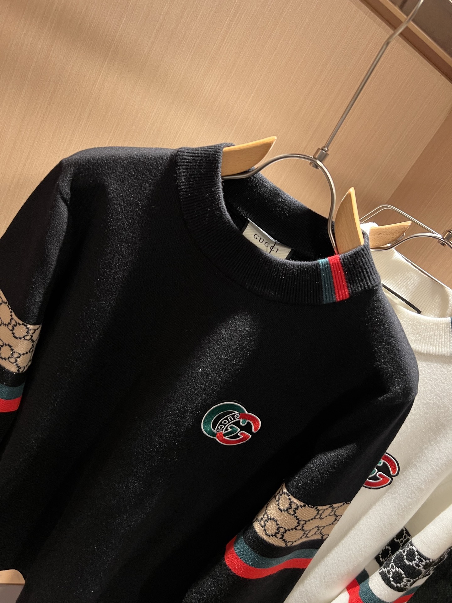 GUC*I 古家 2025秋冬新款男女同款👫 高克重针织羊毛衫，全景钩织GG标识logo图案设计！贸易公
