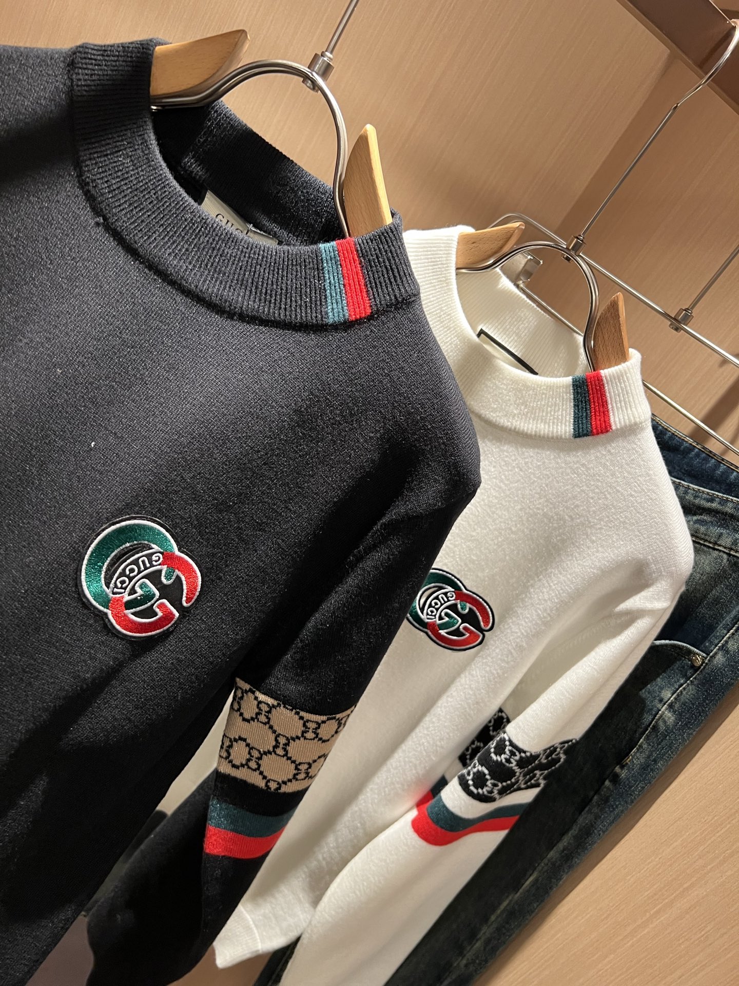 GUC*I 古家 2025秋冬新款男女同款👫 高克重针织羊毛衫，全景钩织GG标识logo图案设计！贸易公