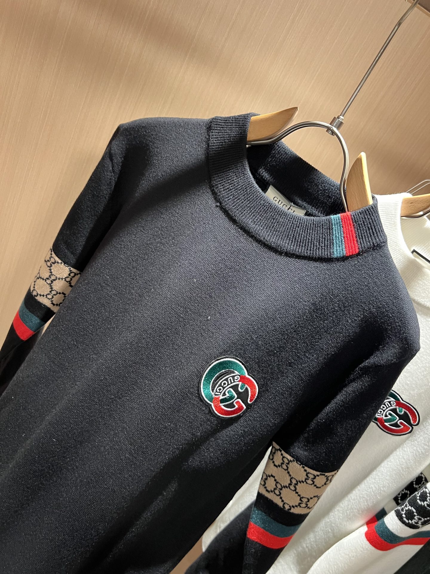 GUC*I 古家 2025秋冬新款男女同款👫 高克重针织羊毛衫，全景钩织GG标识logo图案设计！贸易公