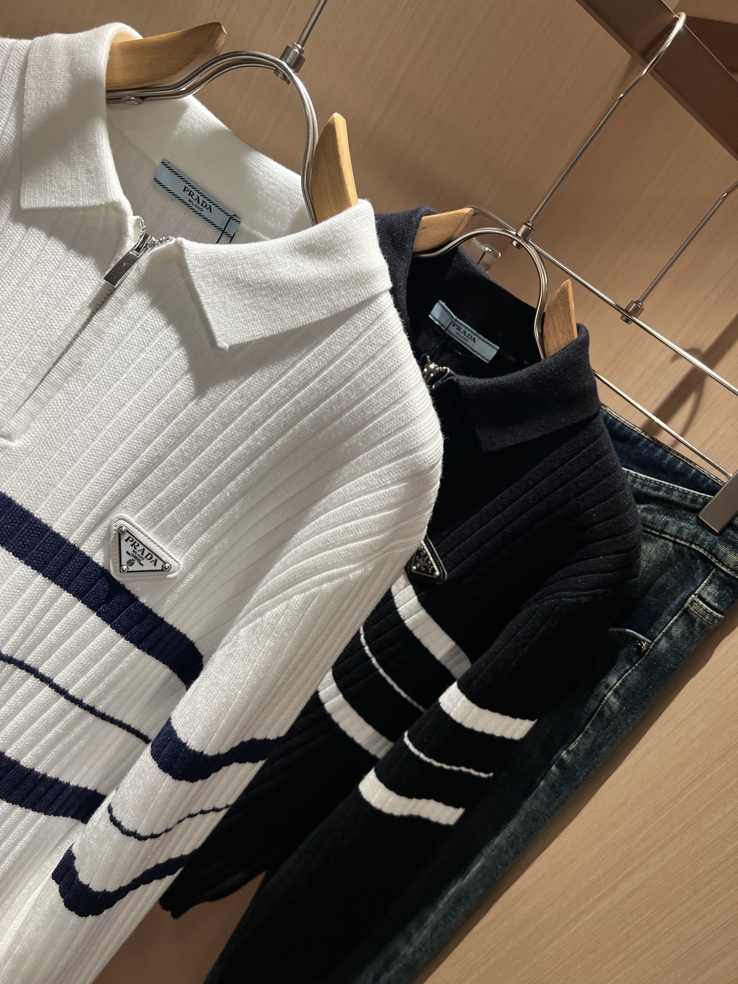 PRAD*A普*达2025秋冬新款男士针织羊毛衫，最新款全网独家首上！！~既经典有时尚百搭，谁不爱啊，将