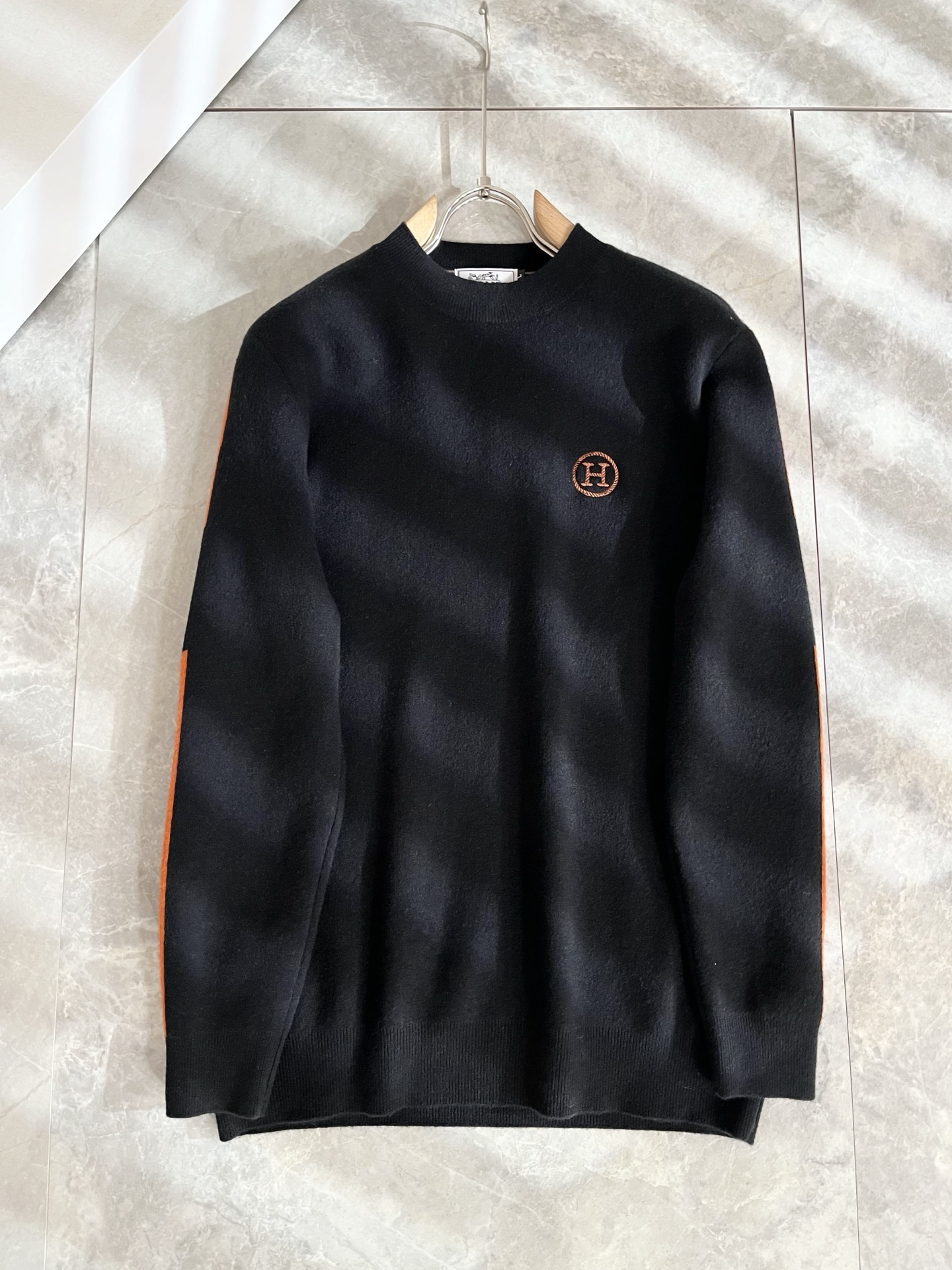 Her*mes爱*仕2025秋冬新款男士针织羊毛衫，全新升级百搭基础款，低调奢华，品格之选！甄选优质精选