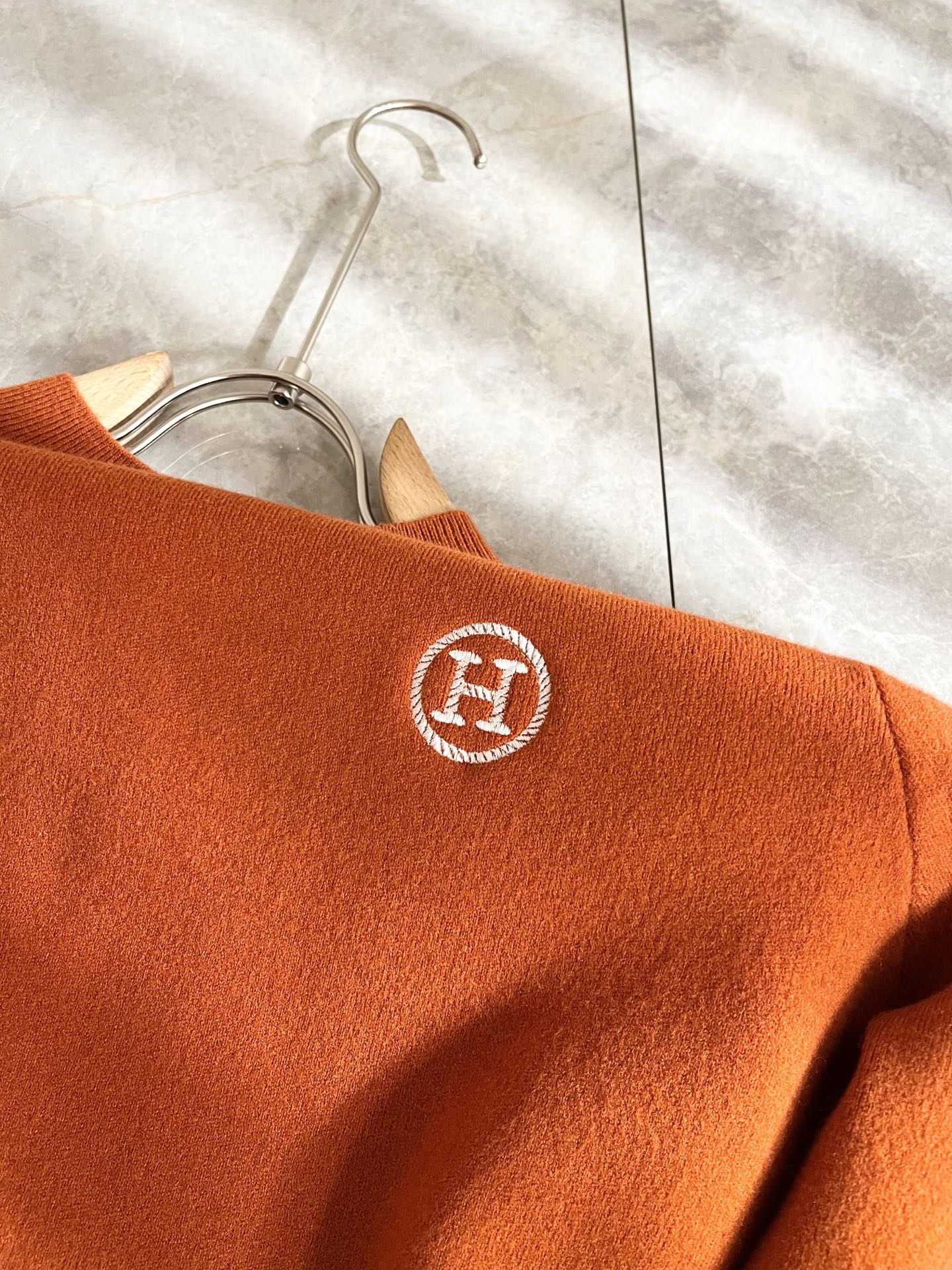 Her*mes爱*仕2025秋冬新款男士针织羊毛衫，全新升级百搭基础款，低调奢华，品格之选！甄选优质精选