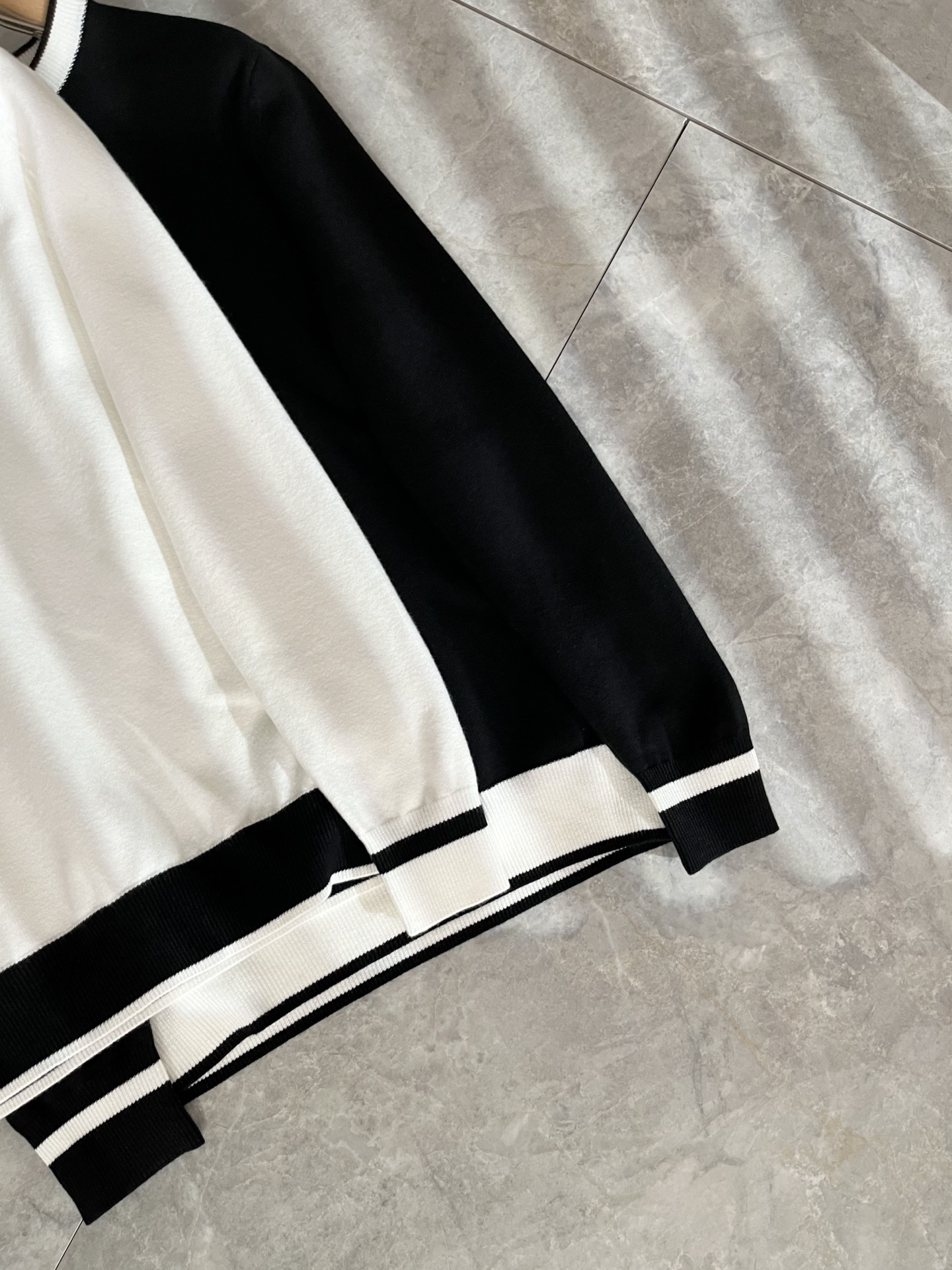 PRAD*A普*达2025秋冬新款男士针织羊毛衫，最新款全网独家首上！！~既经典有时尚百搭，谁不爱啊，将