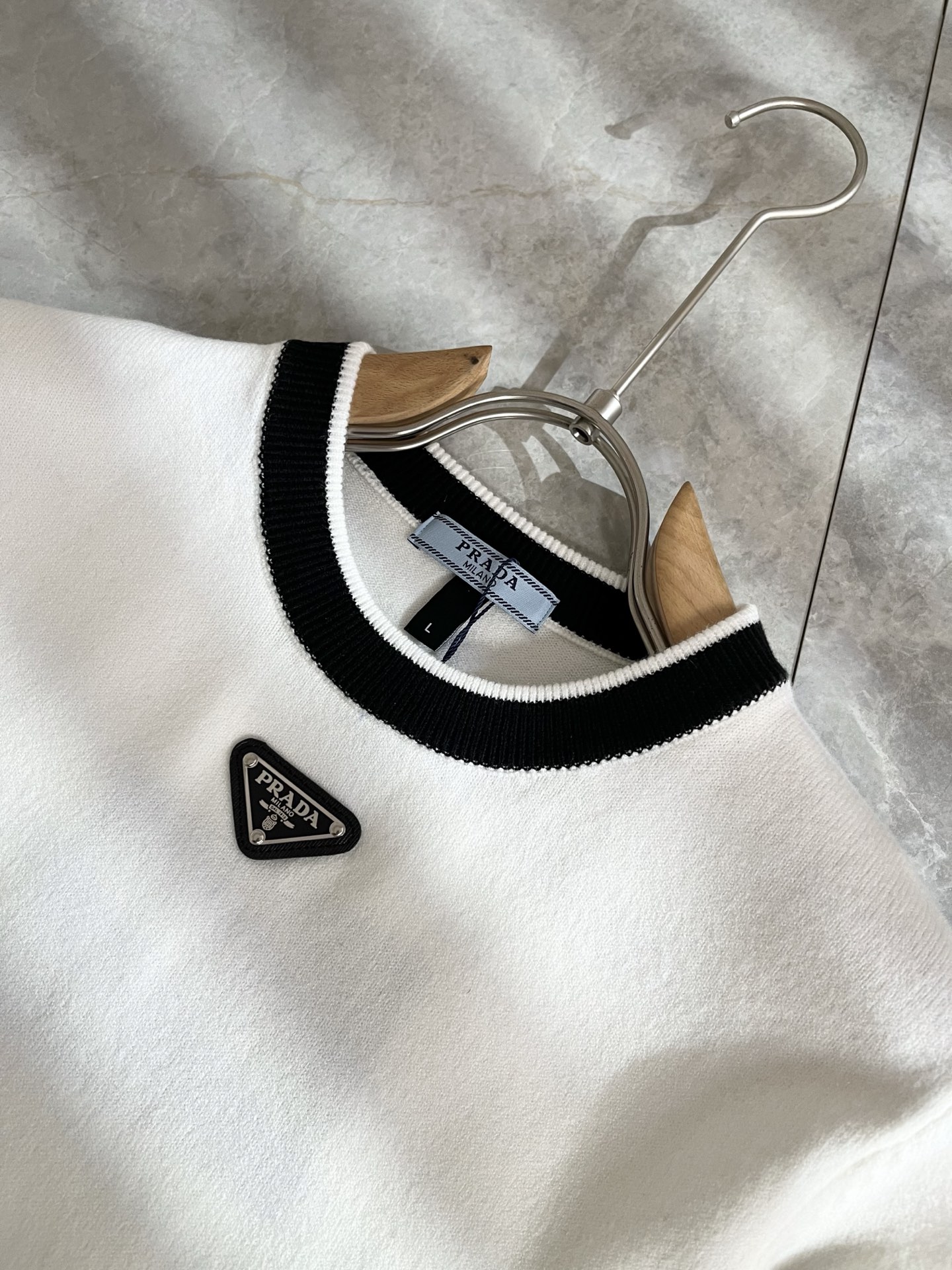 PRAD*A普*达2025秋冬新款男士针织羊毛衫，最新款全网独家首上！！~既经典有时尚百搭，谁不爱啊，将