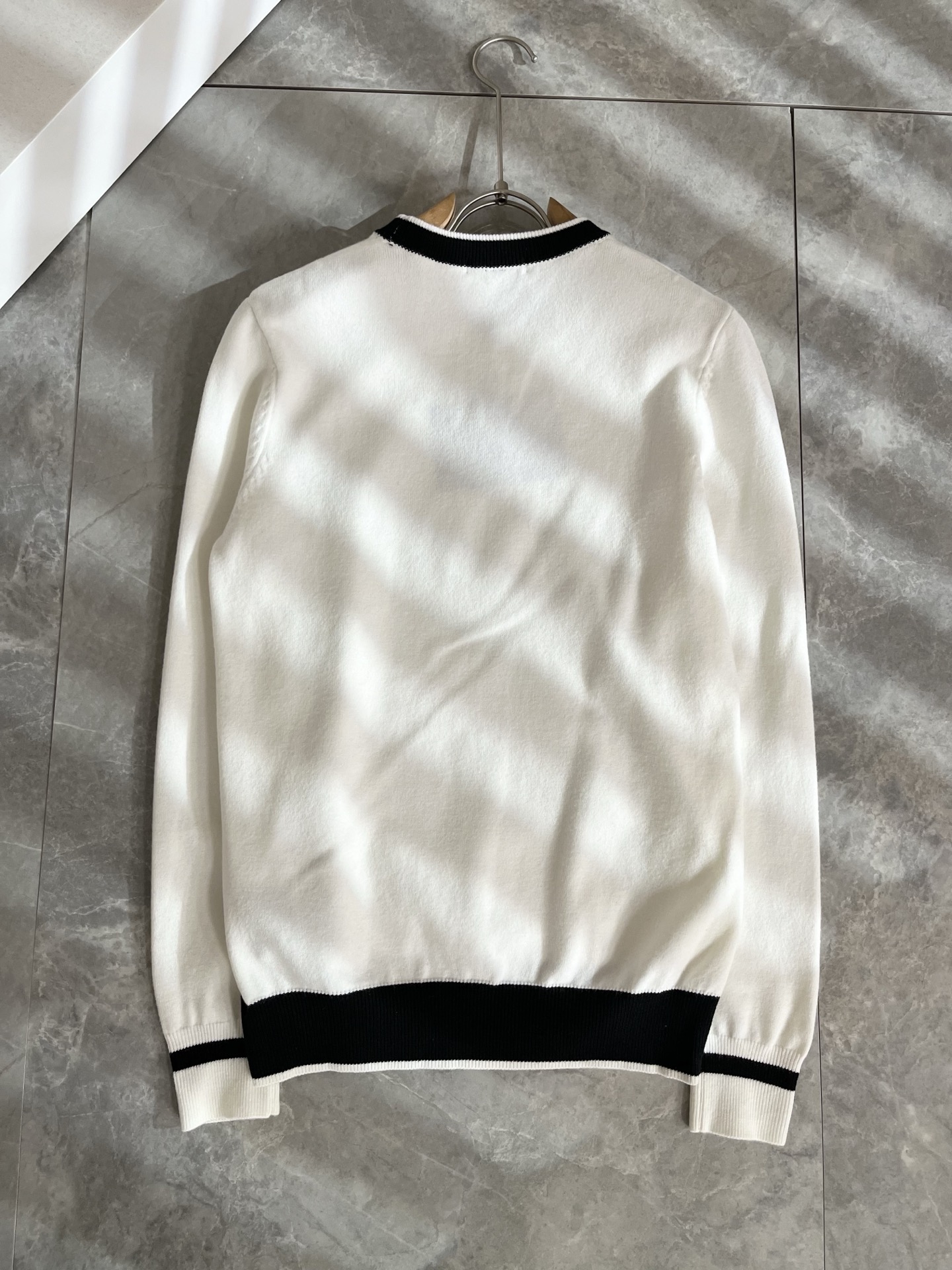 PRAD*A普*达2025秋冬新款男士针织羊毛衫，最新款全网独家首上！！~既经典有时尚百搭，谁不爱啊，将