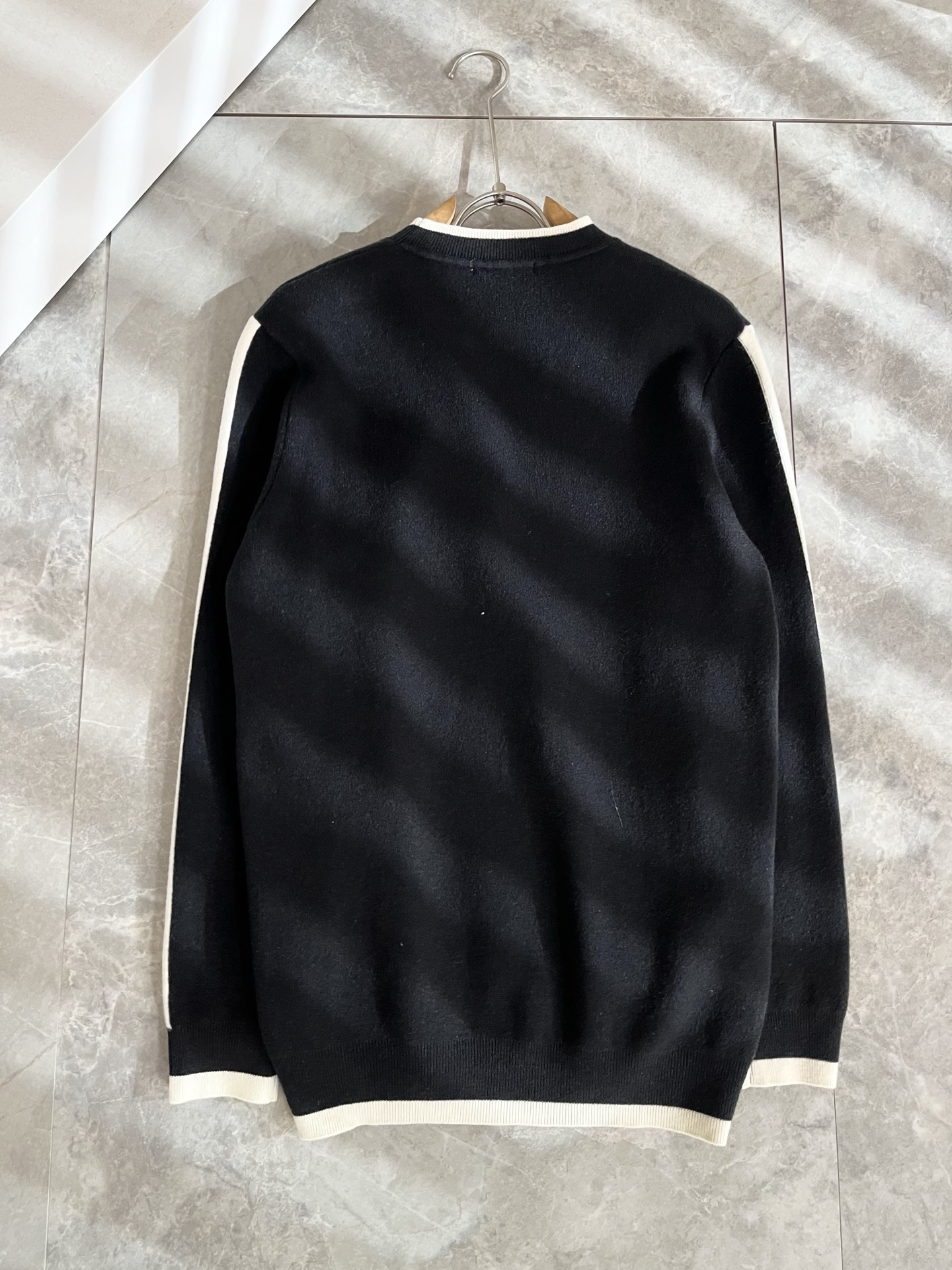 PRAD*A普*达2025秋冬新款男士针织羊毛衫，最新款全网独家首上！！~既经典有时尚百搭，谁不爱啊，将