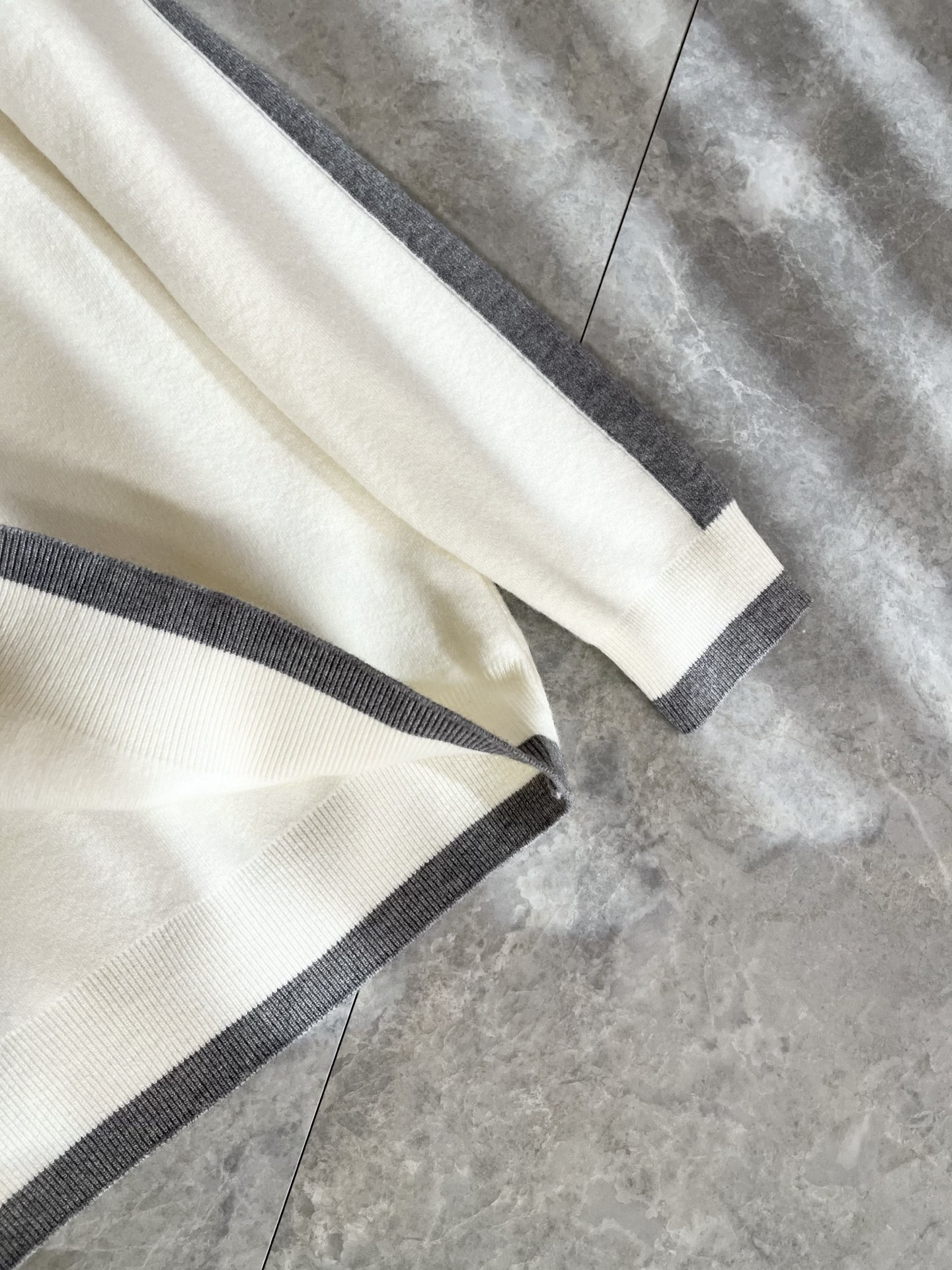 PRAD*A普*达2025秋冬新款男士针织羊毛衫，最新款全网独家首上！！~既经典有时尚百搭，谁不爱啊，将