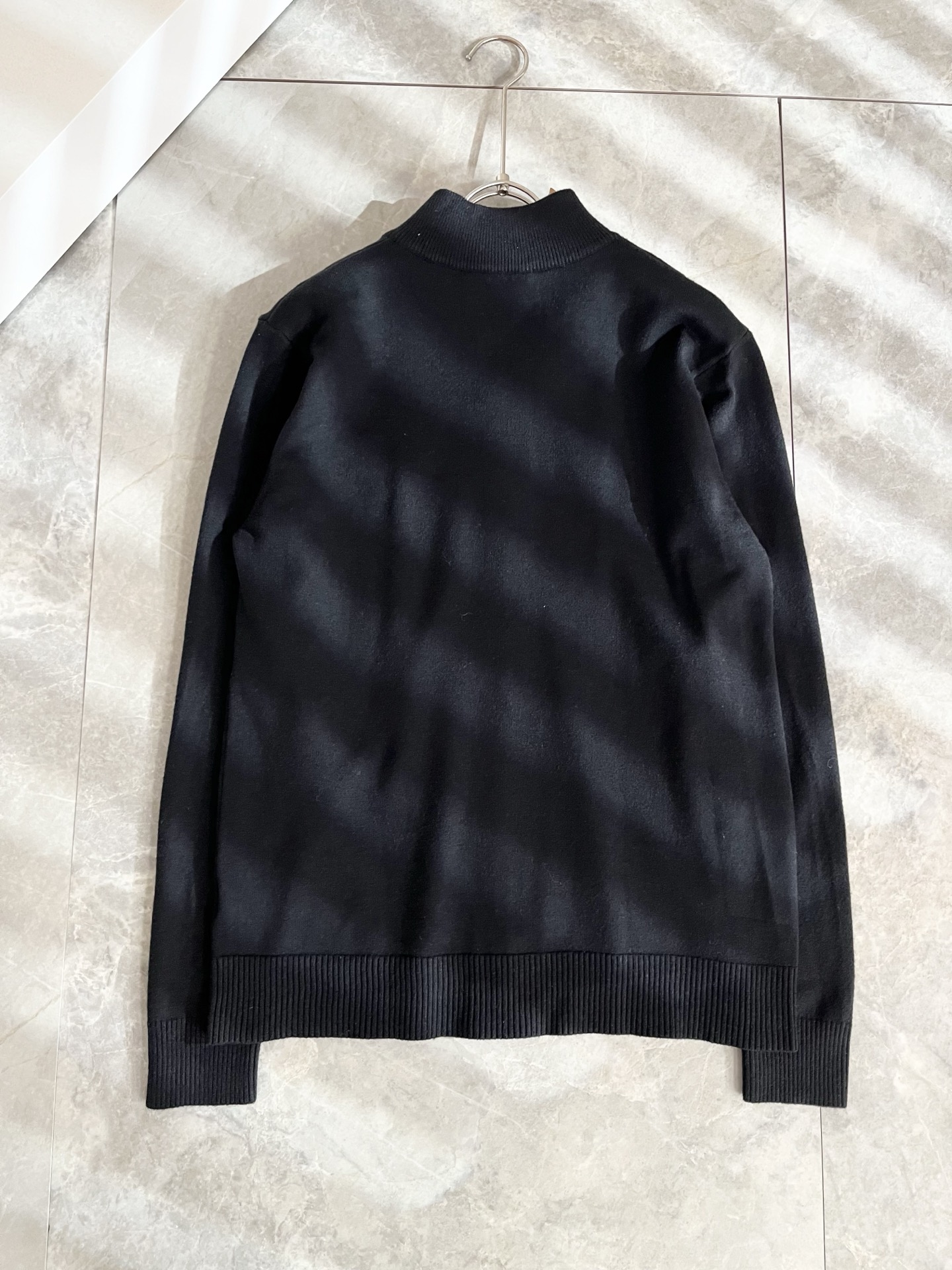 PRAD*A普*达2025秋冬新款男士针织羊毛衫，最新款全网独家首上！！~既经典有时尚百搭，谁不爱啊，将