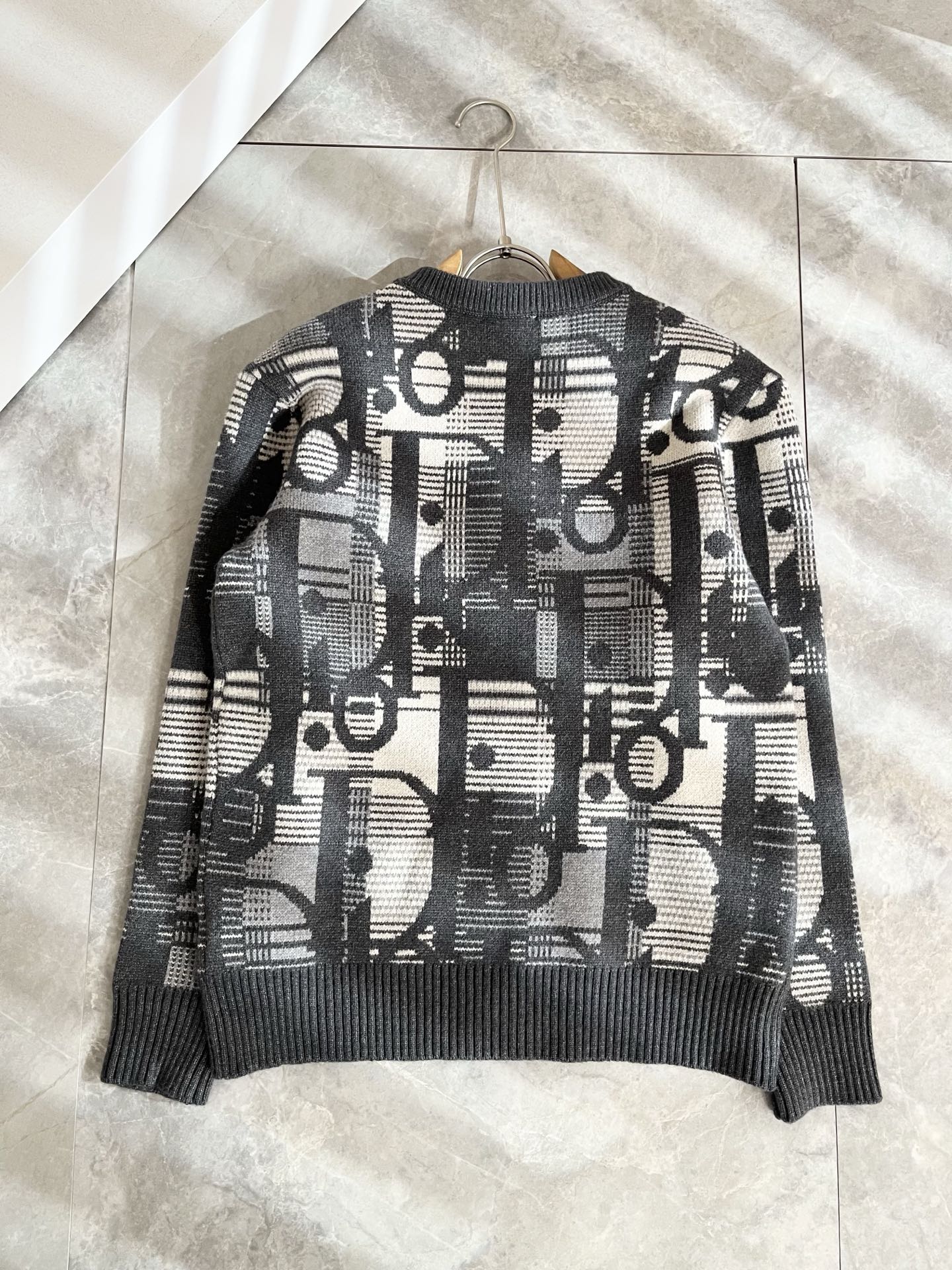 Dio*迪家 2025秋冬新款男女同款👫针织羊毛衫，专柜同步发售！定制专属羊毛🐑面料，从容百搭，档次极高