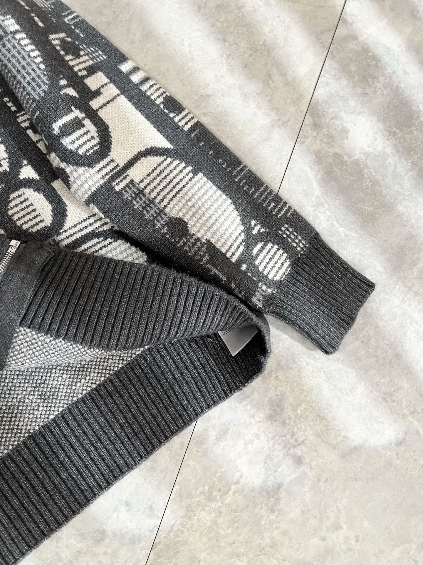 Dio*迪家 2025秋冬新款男女同款👫针织羊毛衫，专柜同步发售！定制专属羊毛🐑面料，从容百搭，档次极高