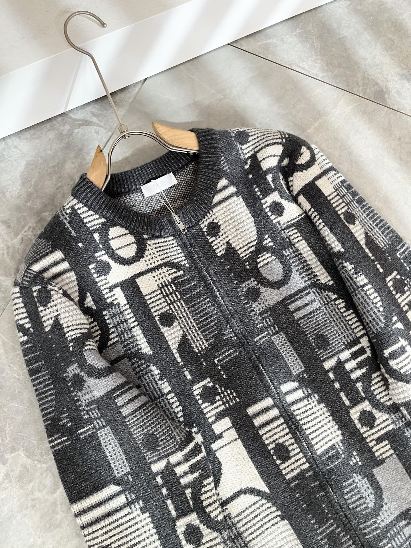 Dio*迪家 2025秋冬新款男女同款👫针织羊毛衫，专柜同步发售！定制专属羊毛🐑面料，从容百搭，档次极高