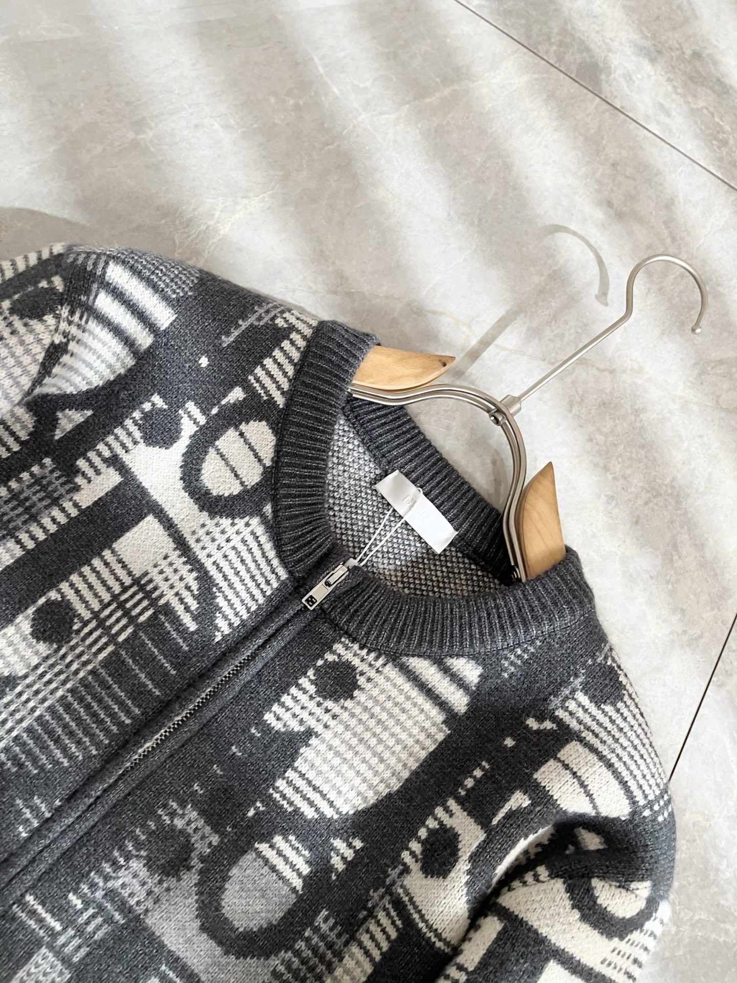 Dio*迪家 2025秋冬新款男女同款👫针织羊毛衫，专柜同步发售！定制专属羊毛🐑面料，从容百搭，档次极高